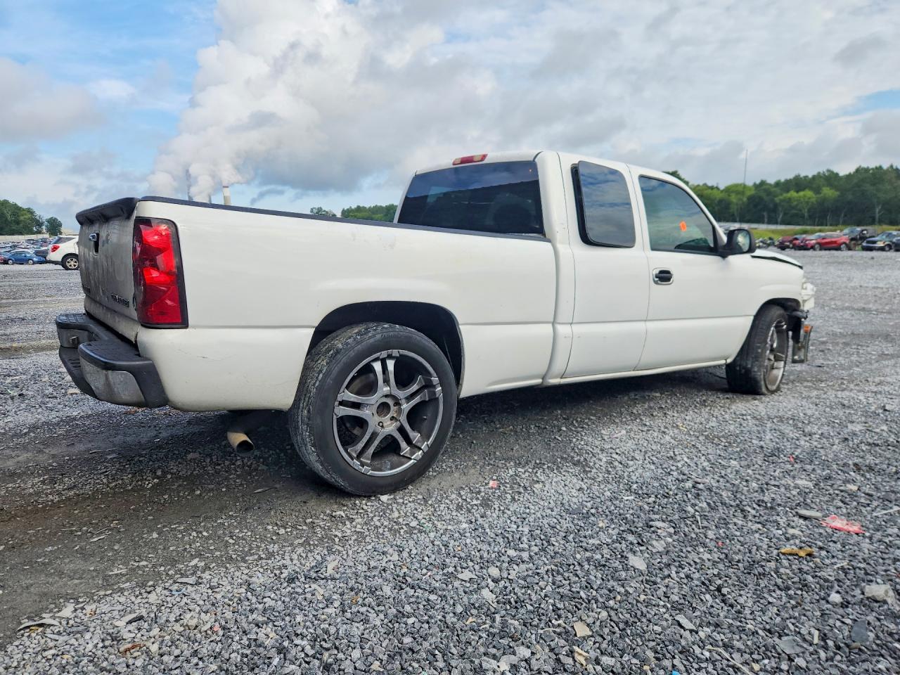 2004 Chevrolet Silverado C1500 White vin: 2GCEC19V841107664