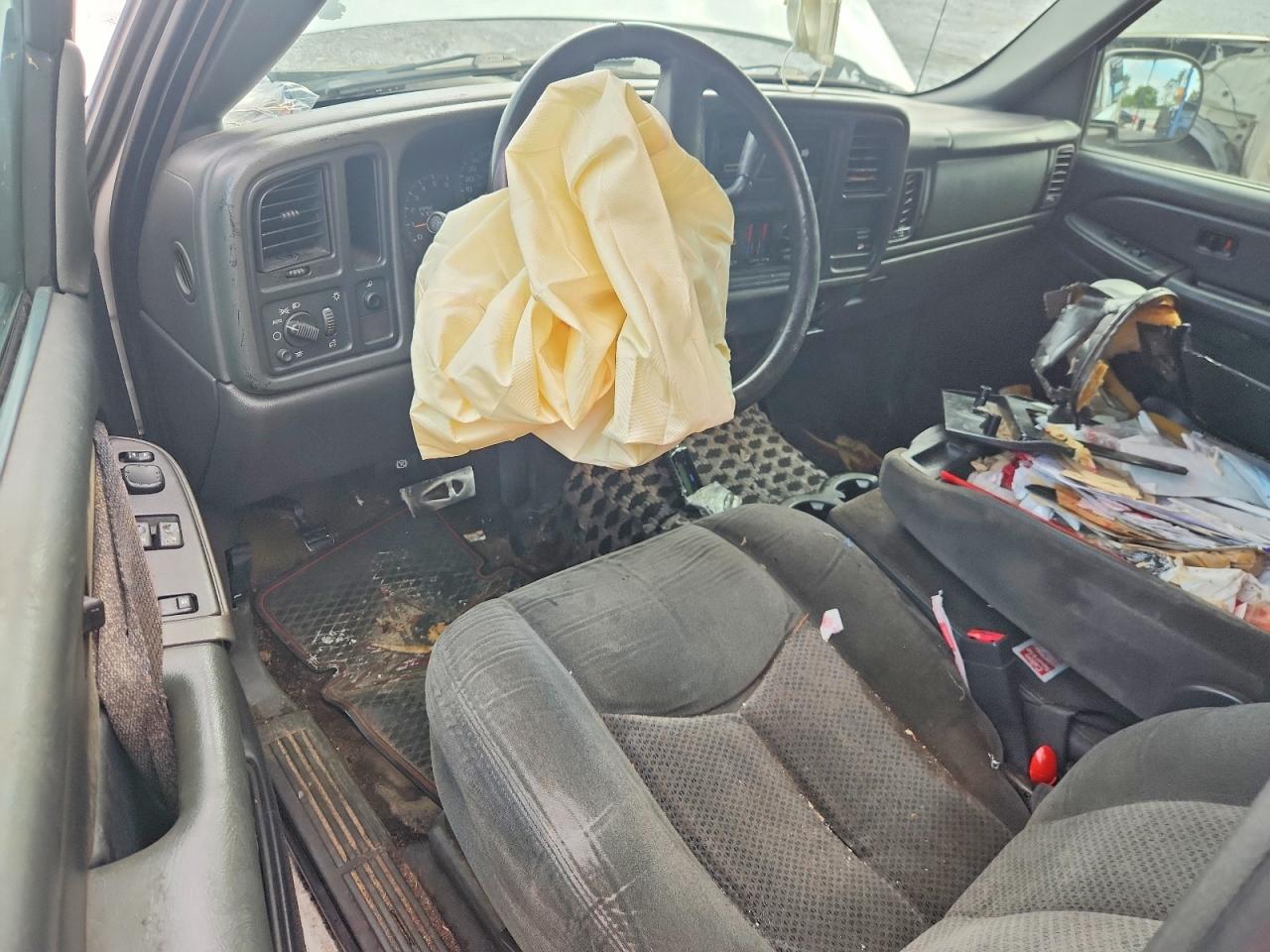 2004 Chevrolet Silverado C1500 White vin: 2GCEC19V841107664