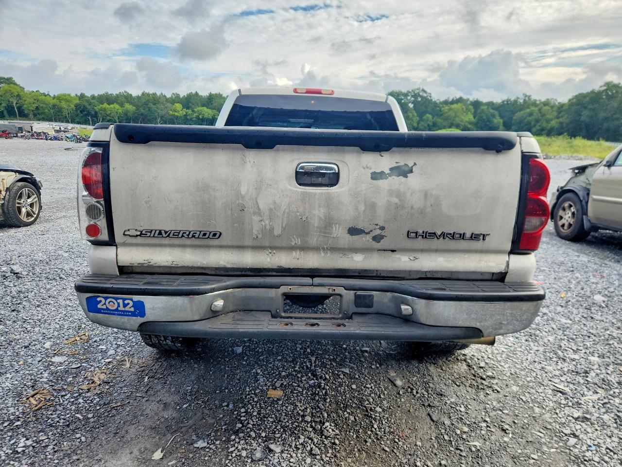 2004 Chevrolet Silverado C1500 White vin: 2GCEC19V841107664