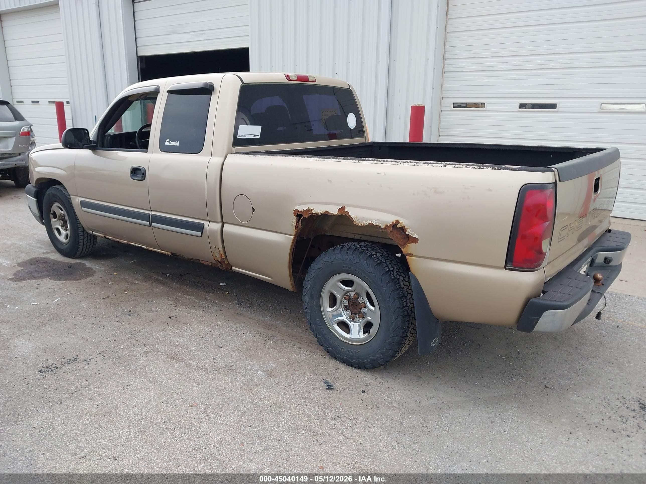 2004 Chevrolet Silverado 1500   Gold vin: 2GCEC19V841247469