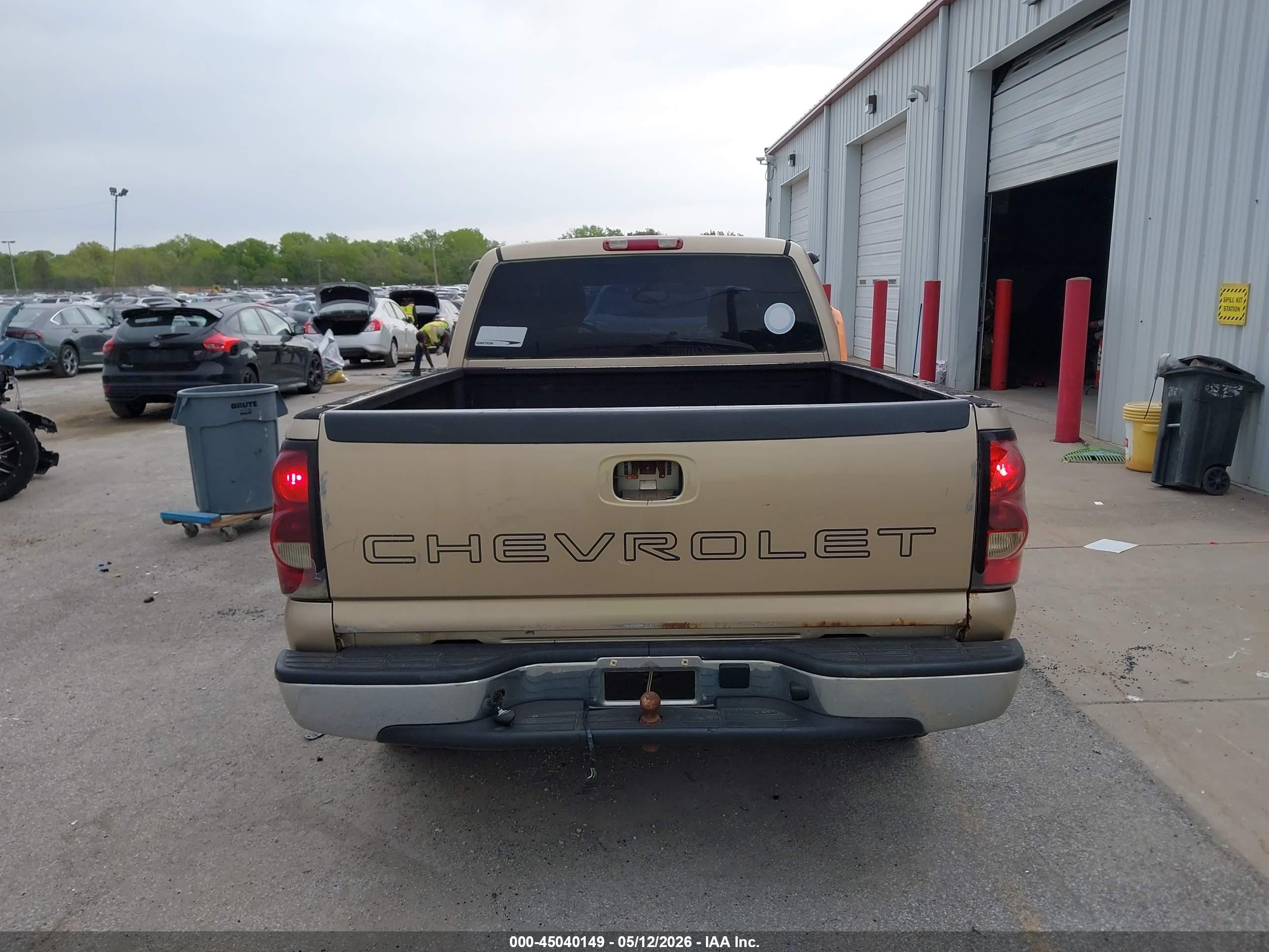 2004 Chevrolet Silverado 1500   Gold vin: 2GCEC19V841247469