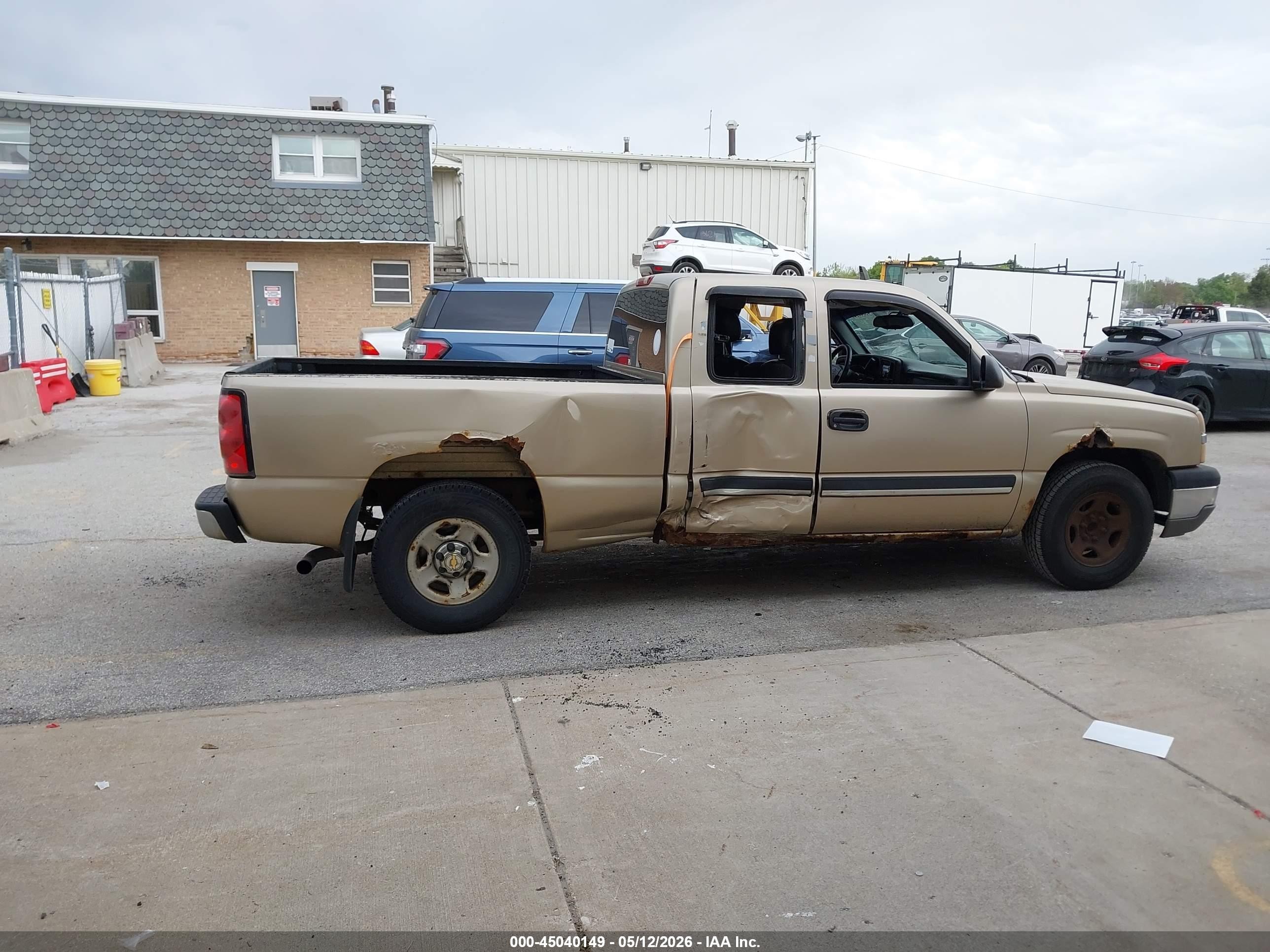 2004 Chevrolet Silverado 1500   Gold vin: 2GCEC19V841247469