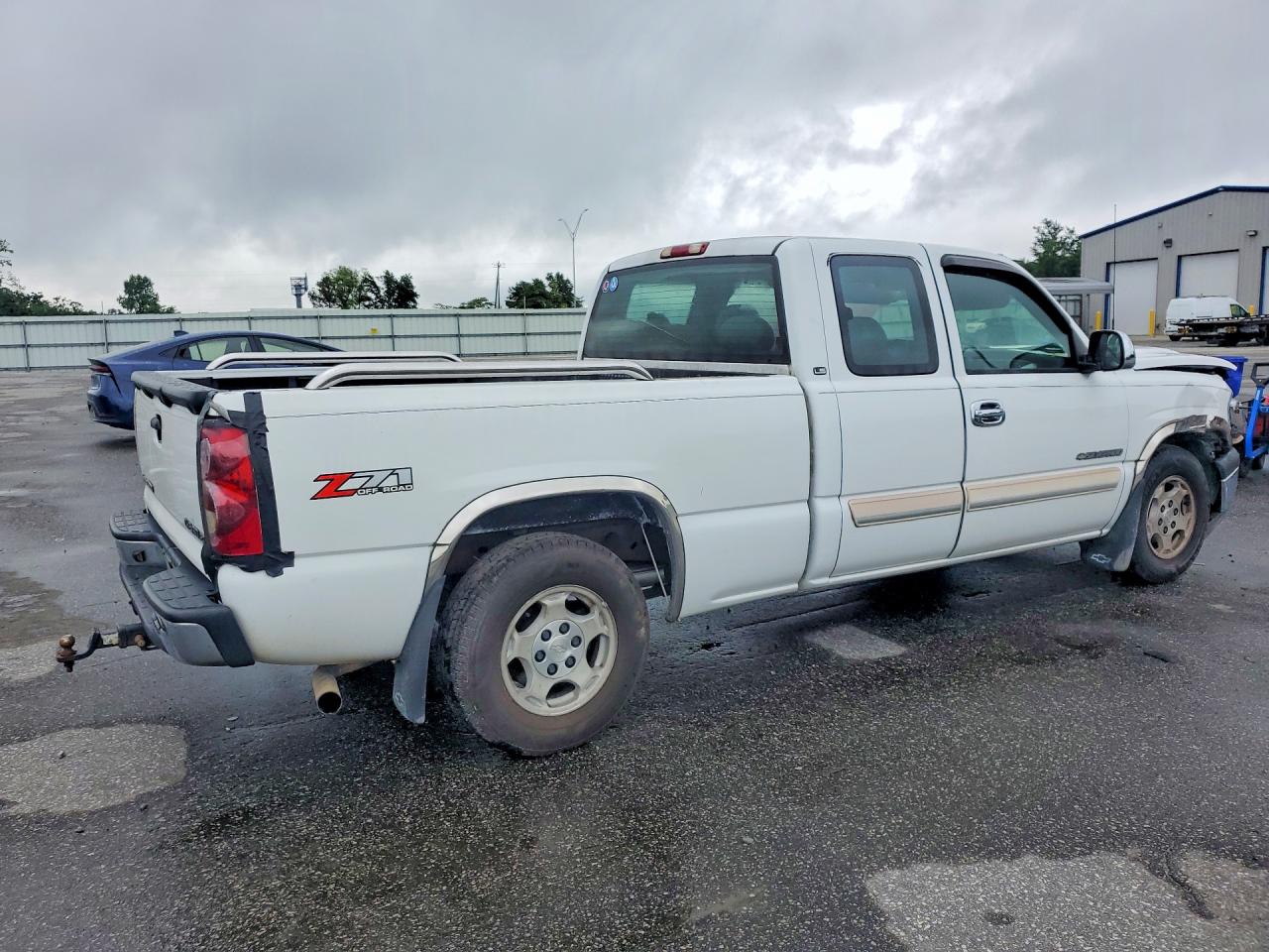 2004 Chevrolet Silverado C1500 White vin: 2GCEC19V841302700