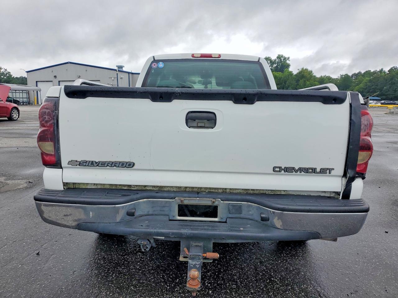 2004 Chevrolet Silverado C1500 White vin: 2GCEC19V841302700