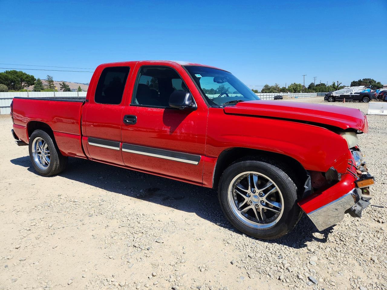 2006 Chevrolet Silverado C1500 Red vin: 2GCEC19V861269443