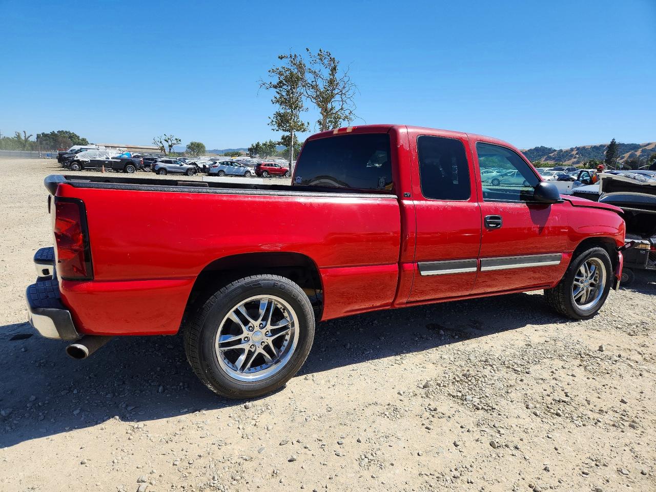 2006 Chevrolet Silverado C1500 Red vin: 2GCEC19V861269443