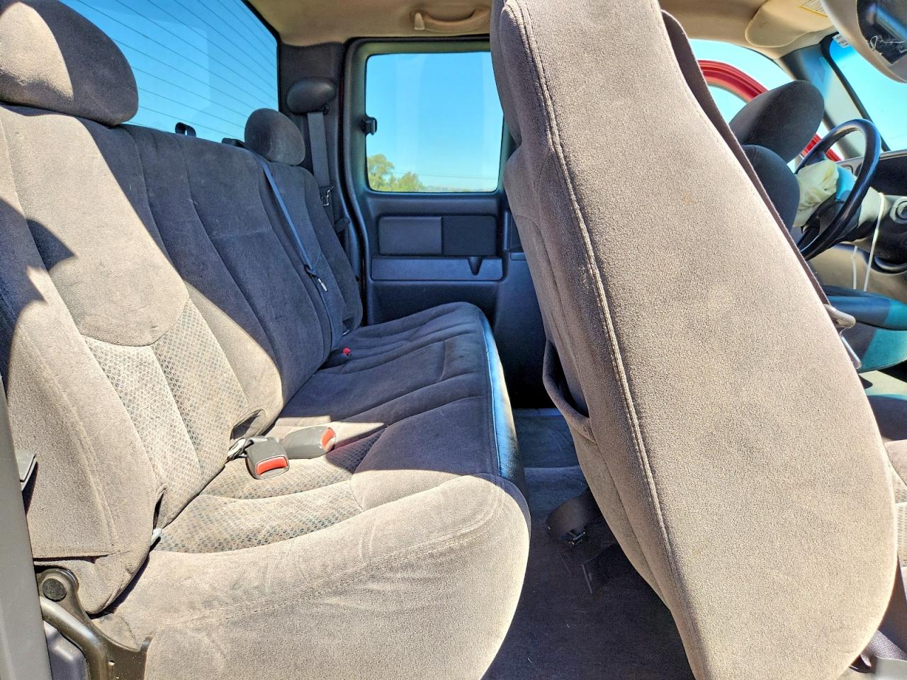 2006 Chevrolet Silverado C1500 Red vin: 2GCEC19V861269443