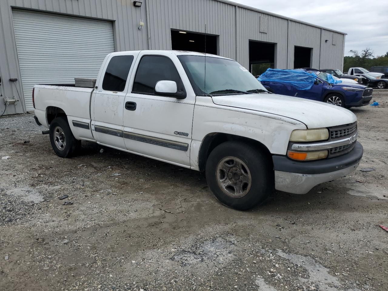 2000 Chevrolet Silverado C1500 White vin: 2GCEC19V8Y1193077
