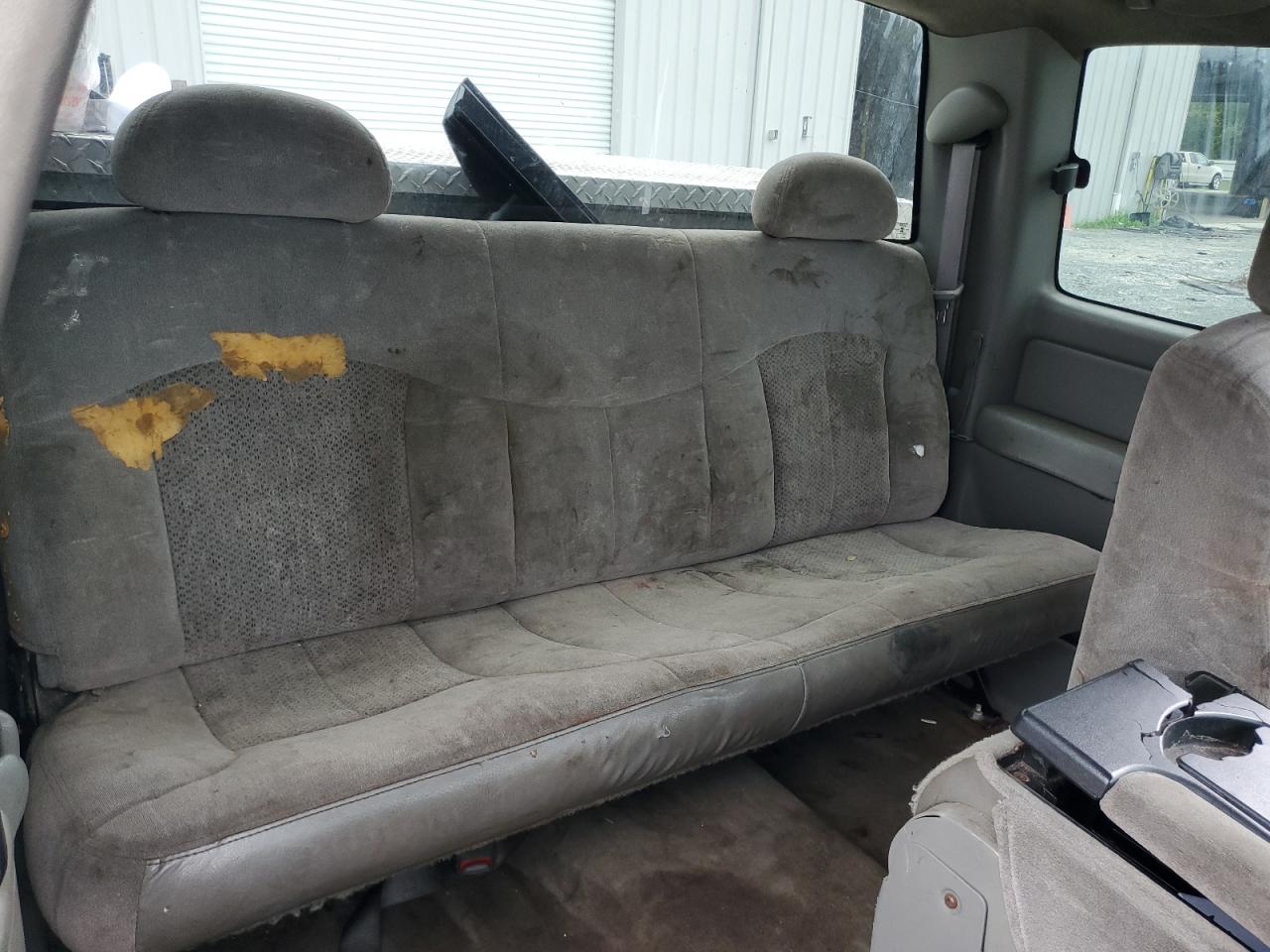 2000 Chevrolet Silverado C1500 White vin: 2GCEC19V8Y1193077