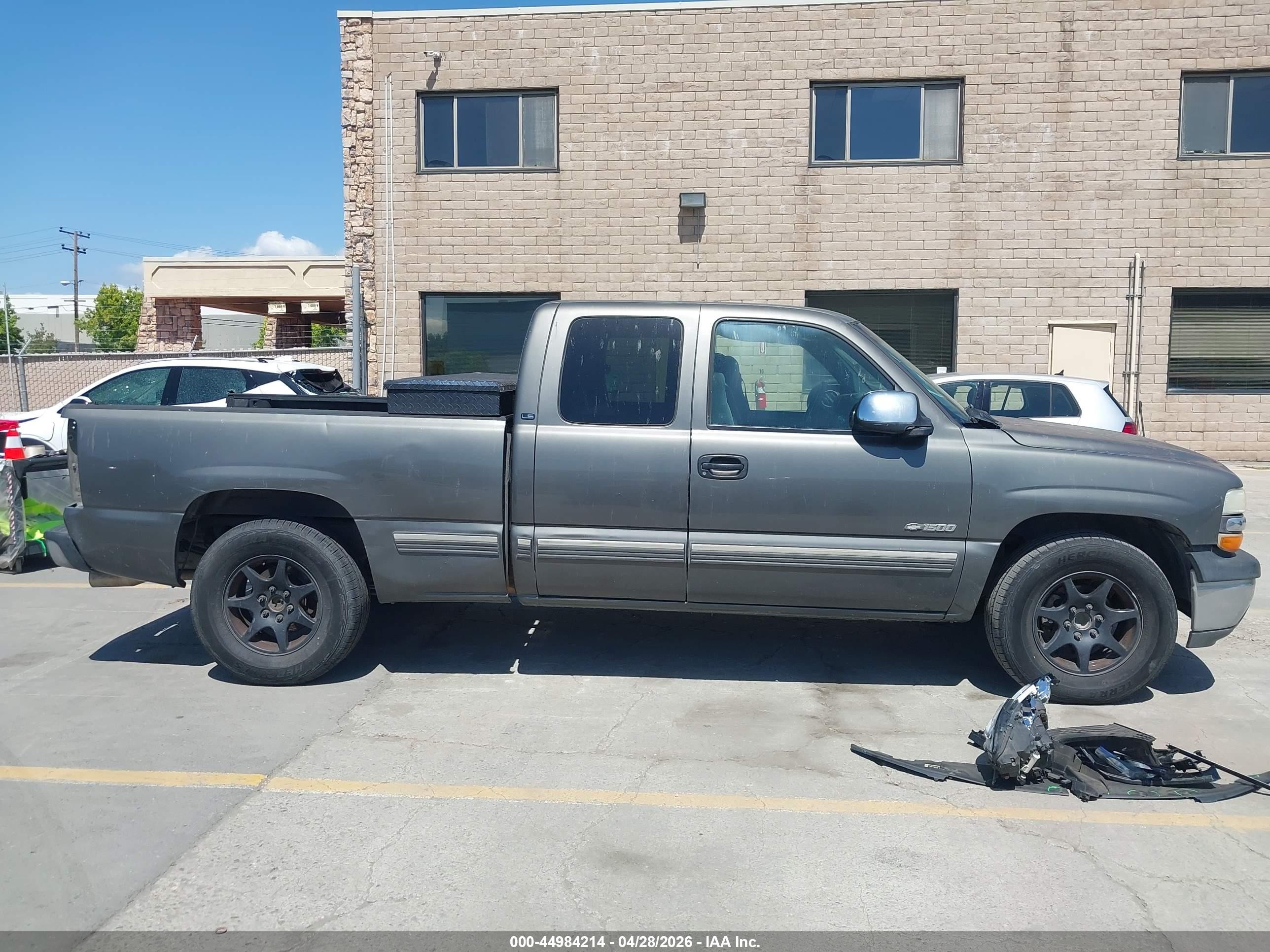 2002 Chevrolet Silverado 1500 Ls Gray vin: 2GCEC19V921241774