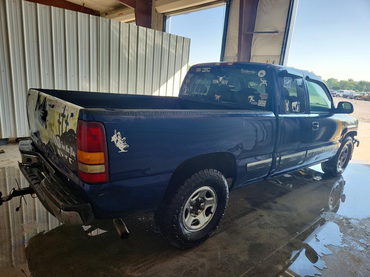 2002 Chevrolet Silverado C1500 Blue vin: 2GCEC19V921282065