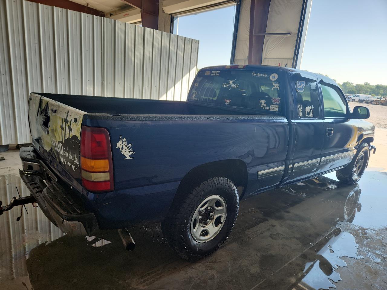 2002 Chevrolet Silverado C1500 Blue vin: 2GCEC19V921282065 Damage: Right Rocker Panel, Broken, Replacement Required