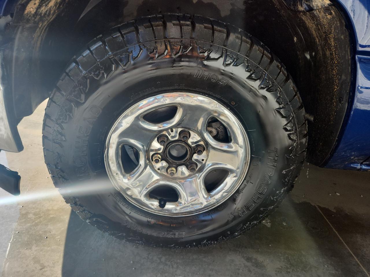 2002 Chevrolet Silverado C1500 Blue vin: 2GCEC19V921282065 Damage: Left Front Wheel, Broken, Replacement Required