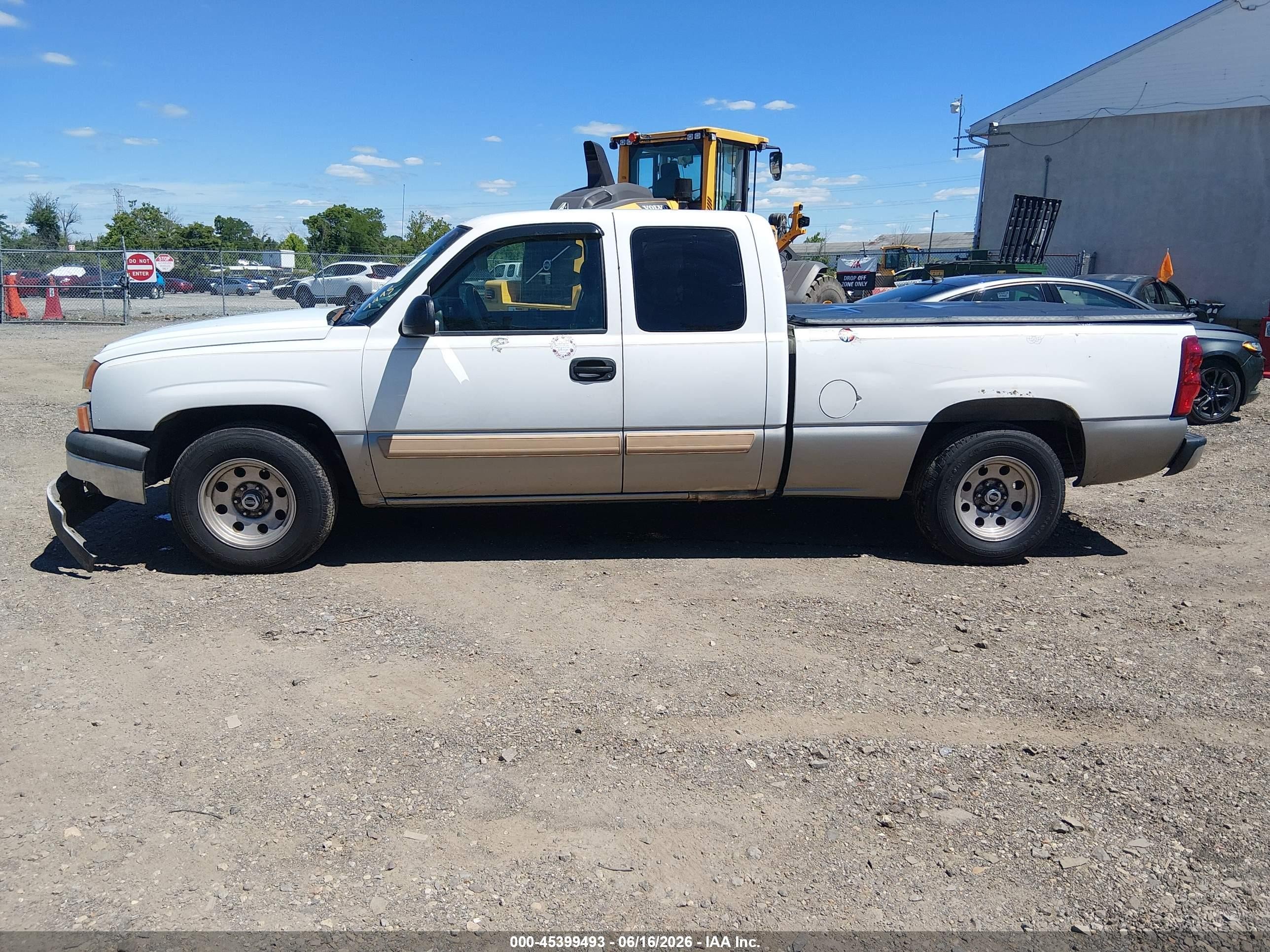 2003 Chevrolet Silverado 1500 Ls White vin: 2GCEC19V931365741