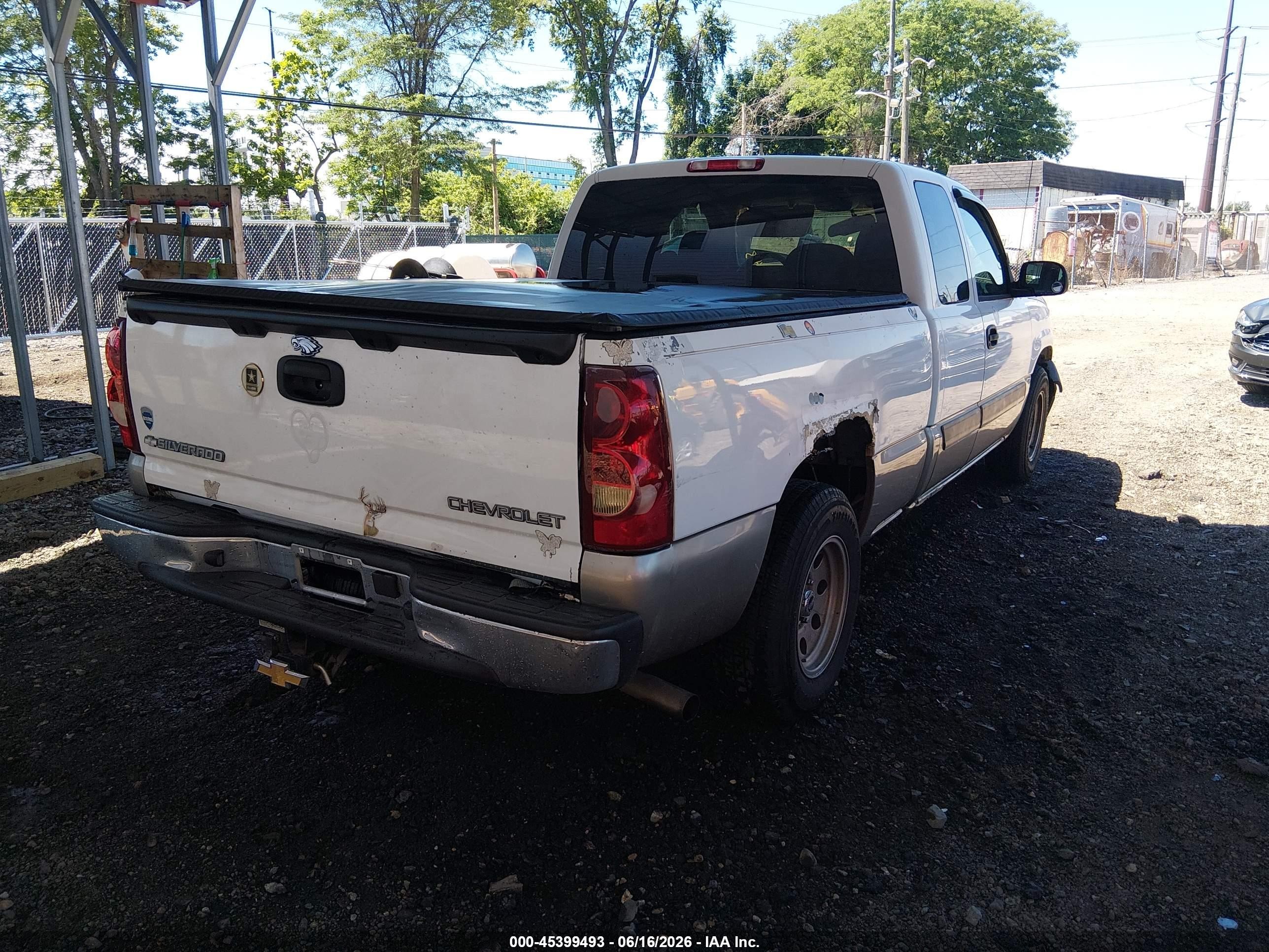 2003 Chevrolet Silverado 1500 Ls White vin: 2GCEC19V931365741