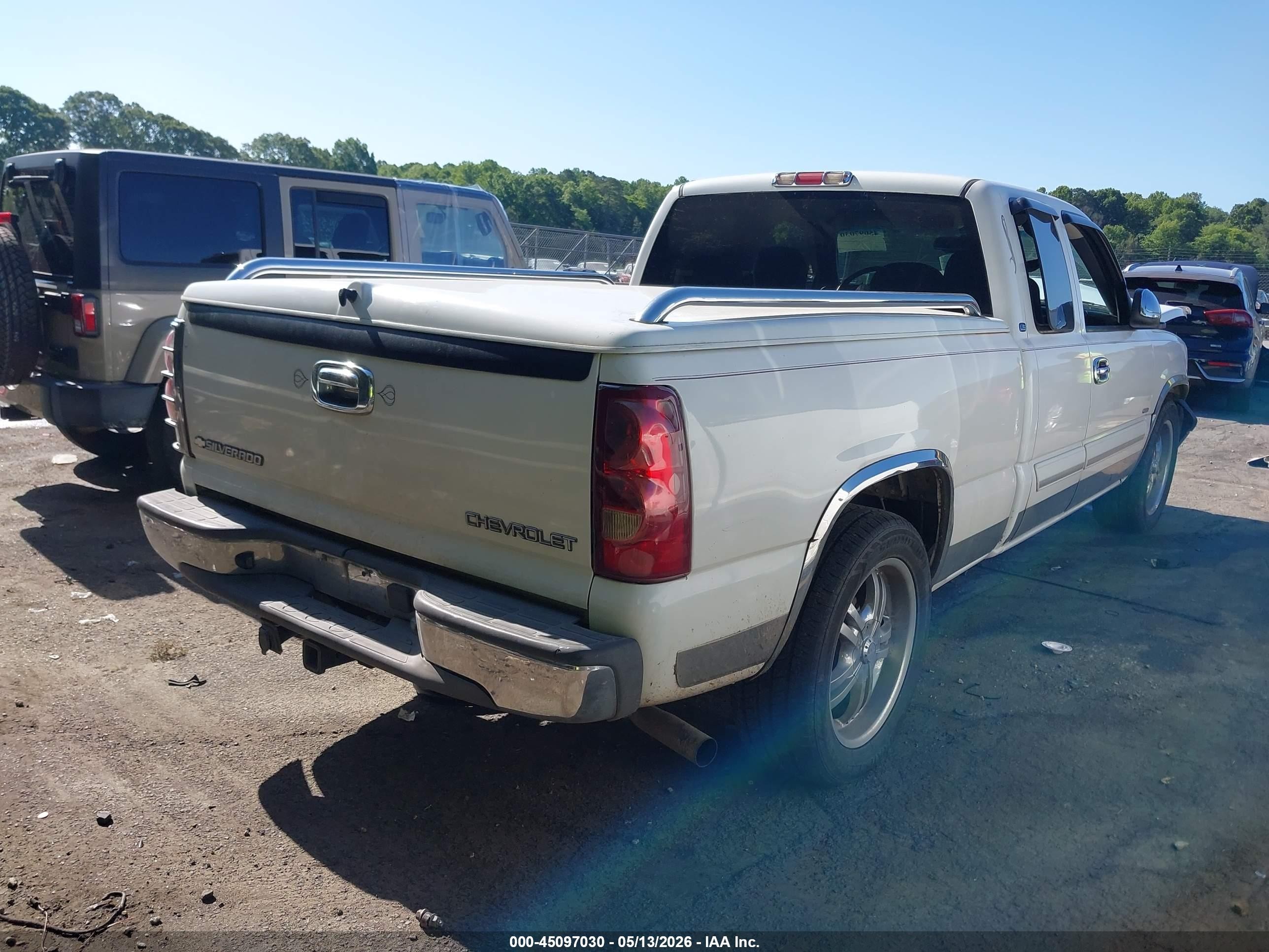 2003 Chevrolet Silverado 1500 Ls White vin: 2GCEC19V931374343