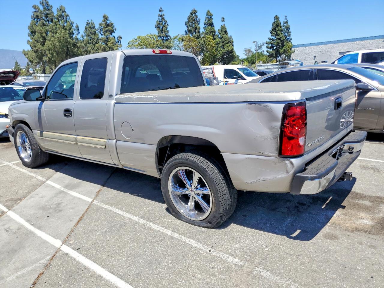 2005 Chevrolet Silverado C1500 Beige vin: 2GCEC19V951293264