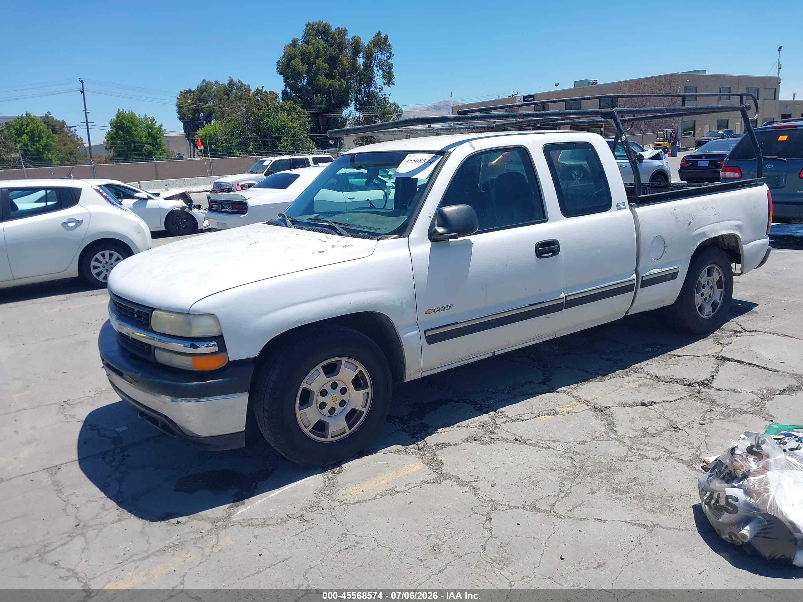 1999 Chevrolet Silverado 1500   White vin: 2GCEC19V9X1204876