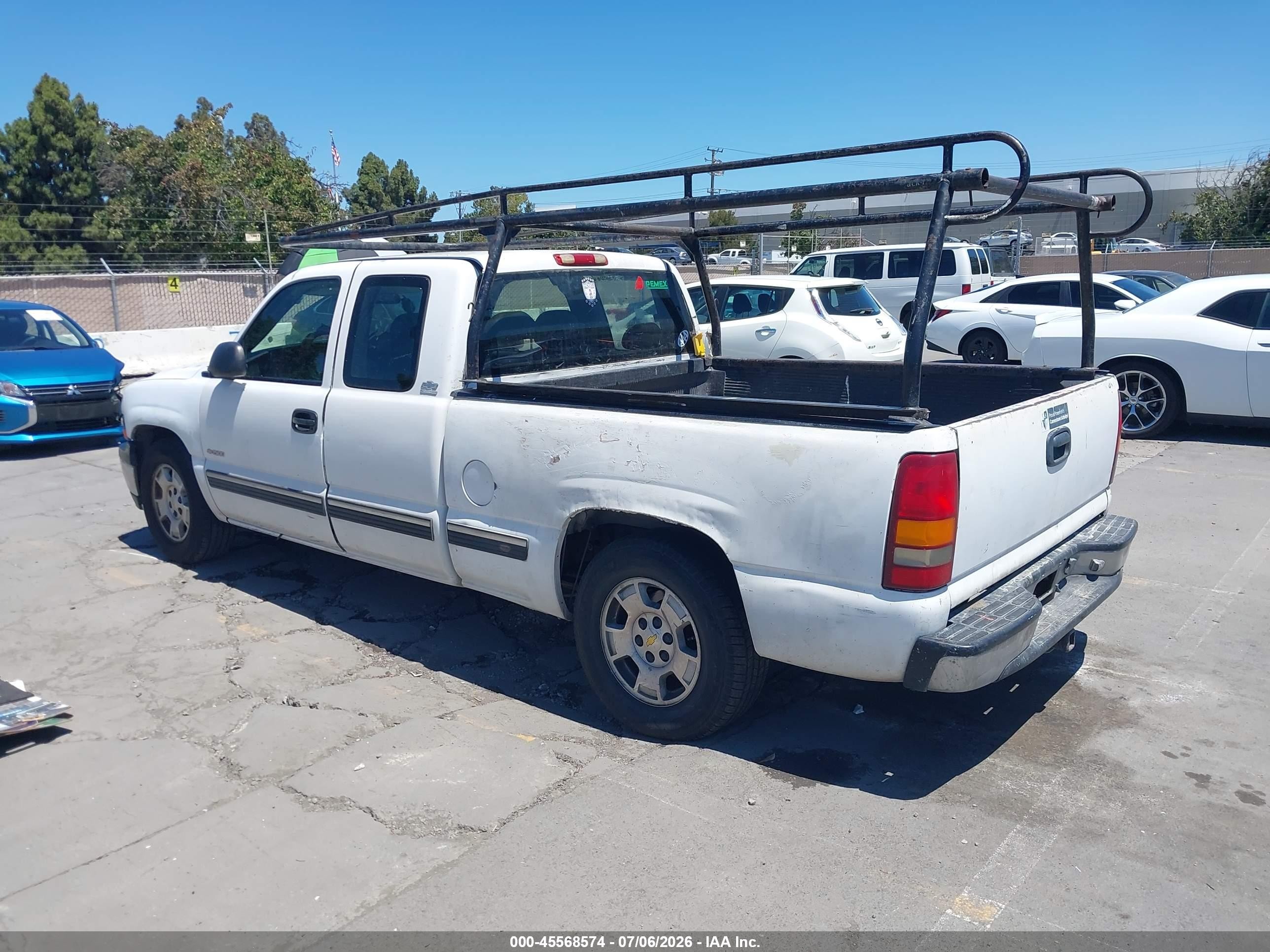 1999 Chevrolet Silverado 1500   White vin: 2GCEC19V9X1204876
