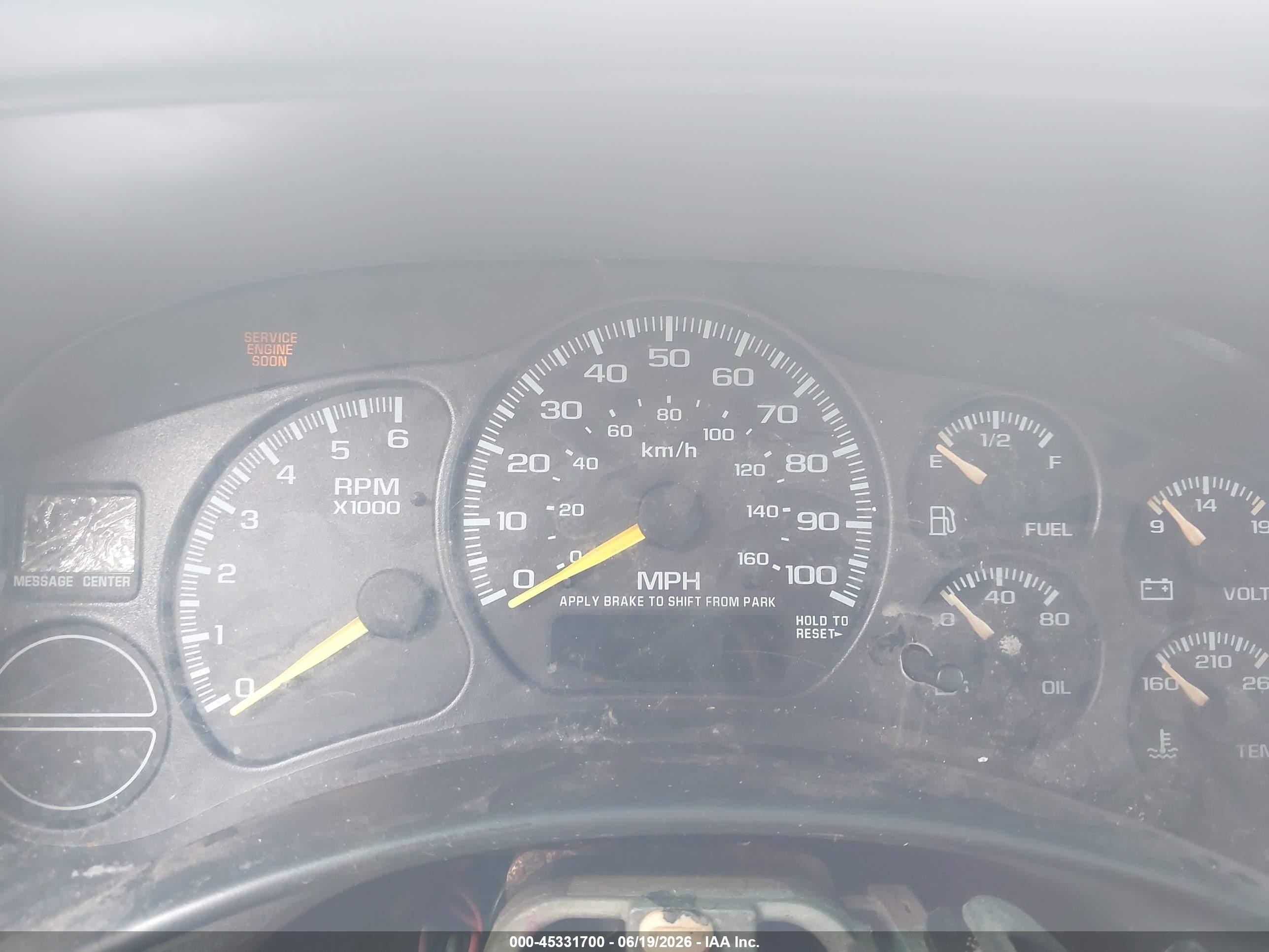 2000 Chevrolet Silverado 1500   Silver vin: 2GCEC19V9Y1249737