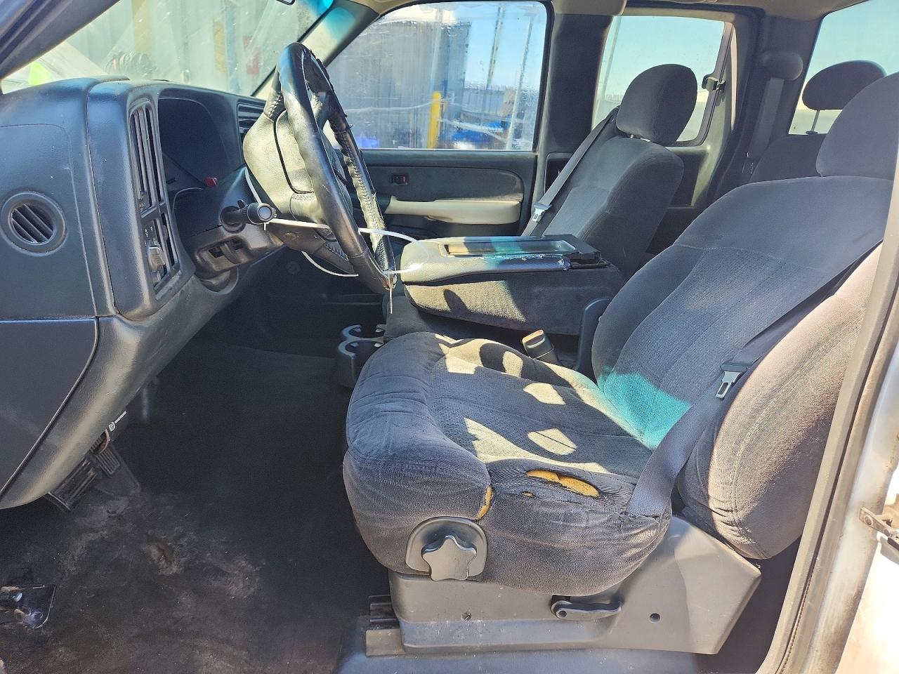 2001 Chevrolet Silverado C1500 Two Tone vin: 2GCEC19VX11341025