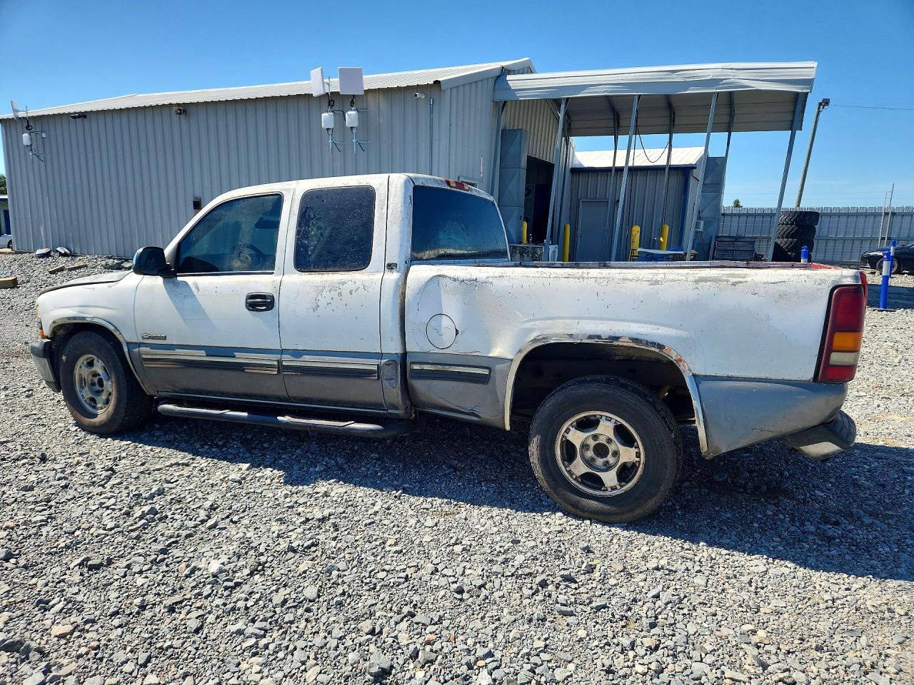 2001 Chevrolet Silverado C1500 Two Tone vin: 2GCEC19VX11341025