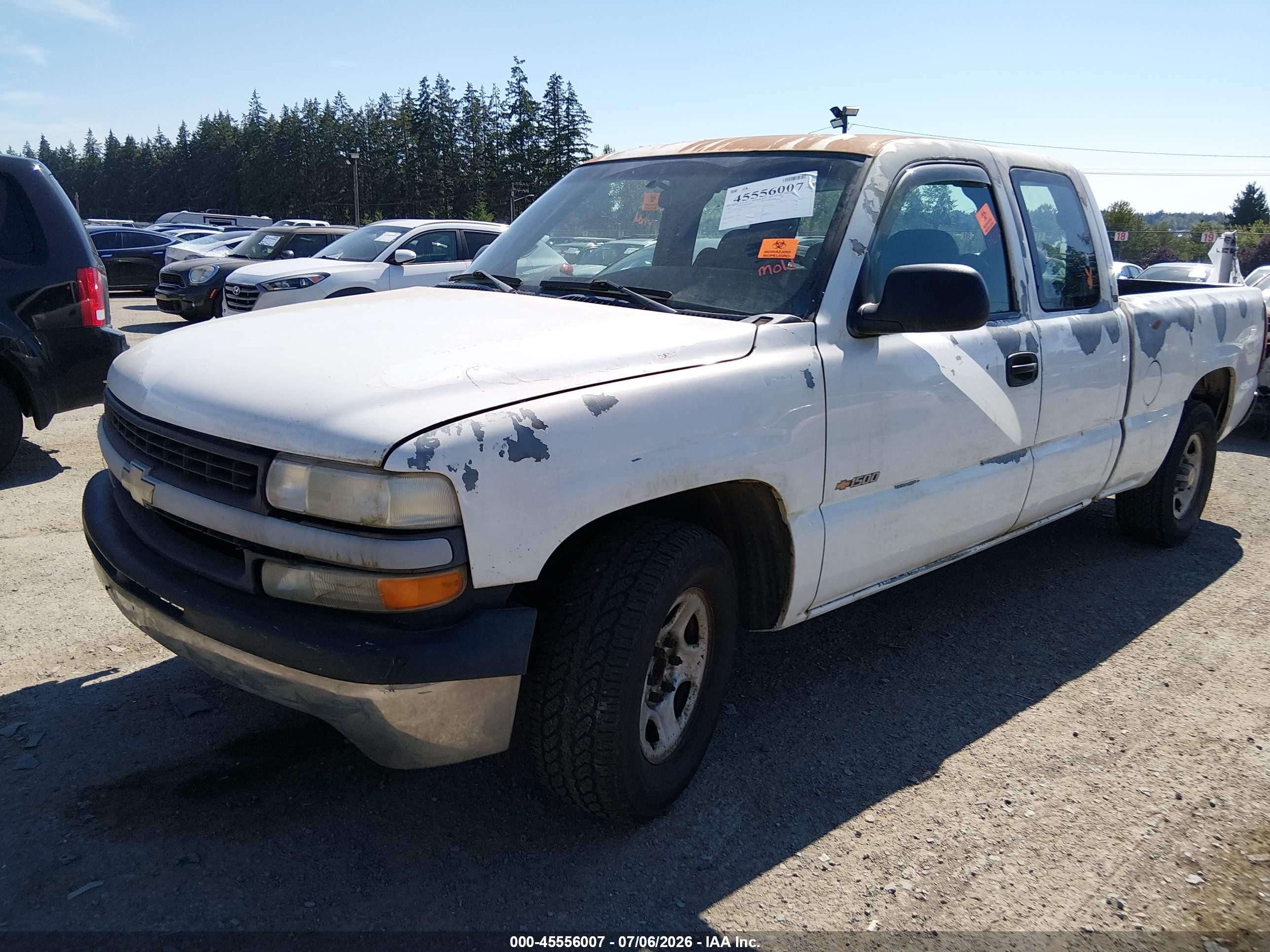 2001 Chevrolet Silverado 1500   White vin: 2GCEC19VX11397451