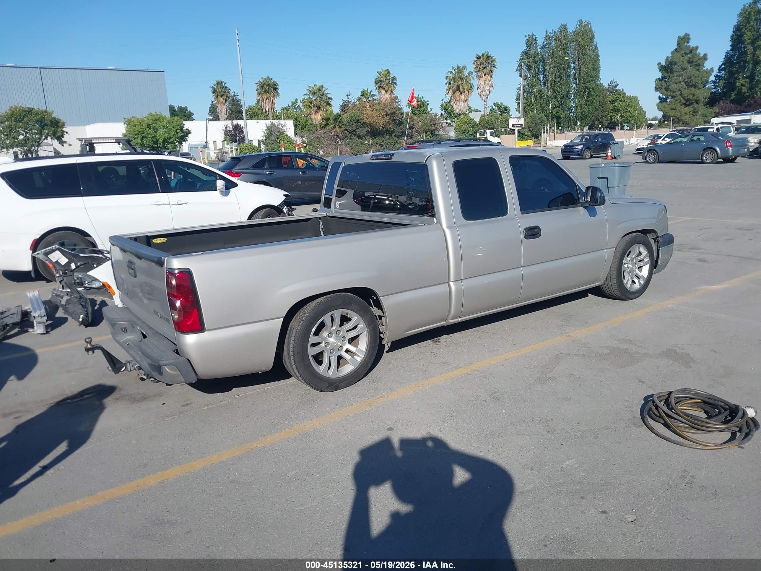 2004 Chevrolet Silverado 1500 Ls Gray vin: 2GCEC19VX41190093