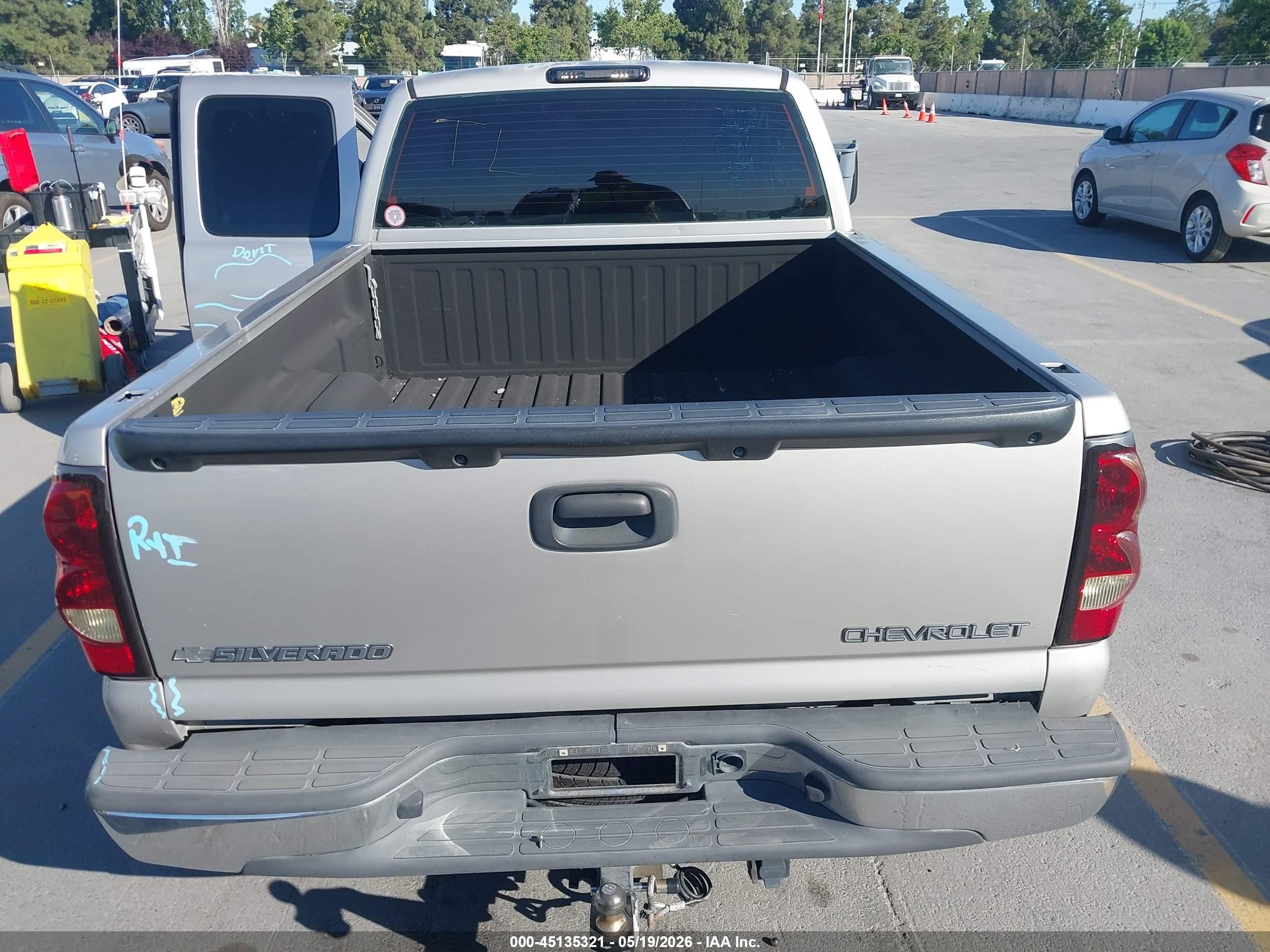 2004 Chevrolet Silverado 1500 Ls Gray vin: 2GCEC19VX41190093