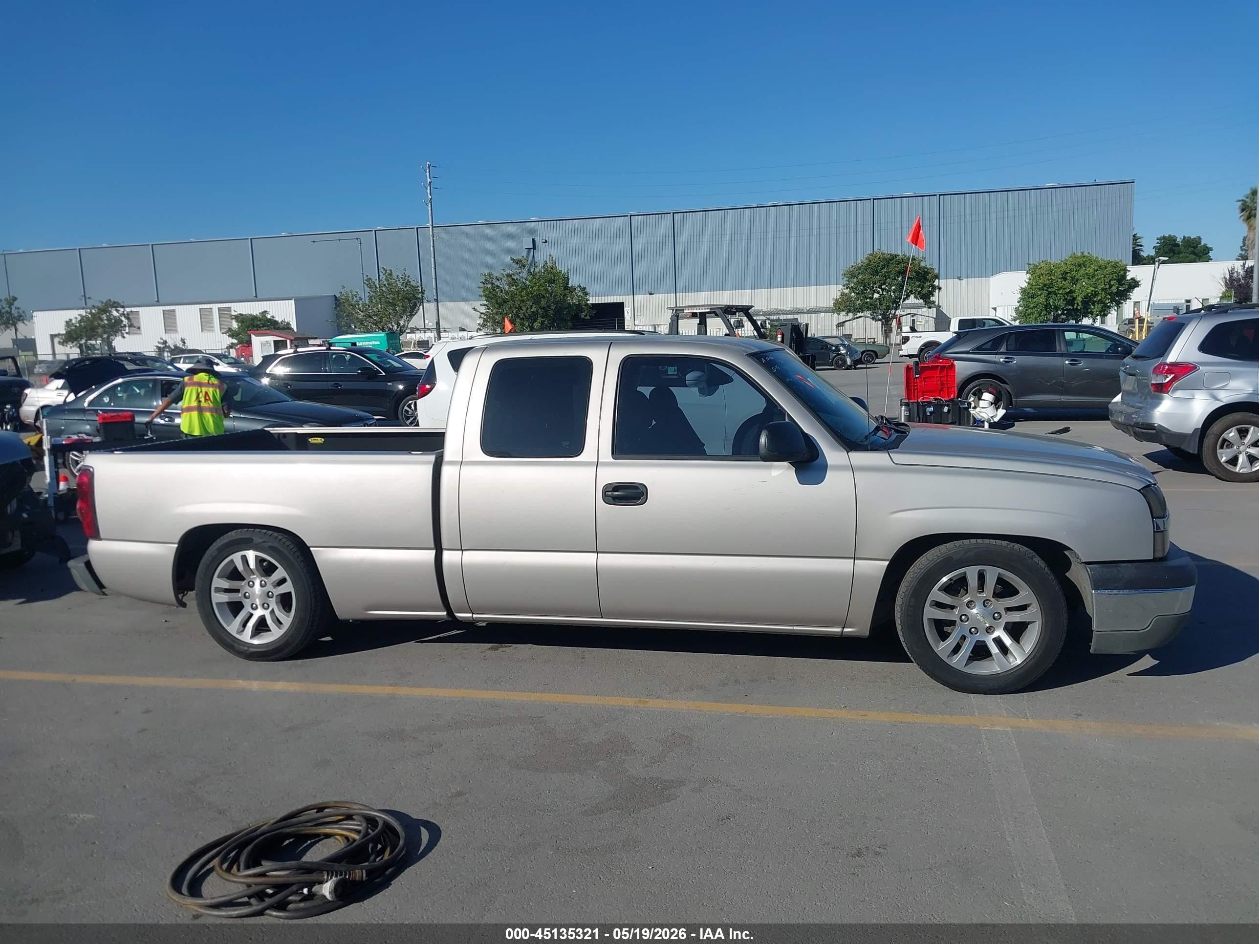 2004 Chevrolet Silverado 1500 Ls Gray vin: 2GCEC19VX41190093