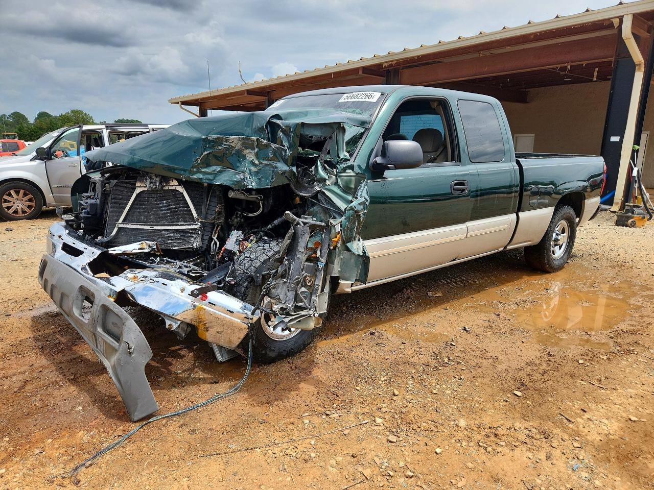 2004 Chevrolet Silverado C1500 Green vin: 2GCEC19VX41345273