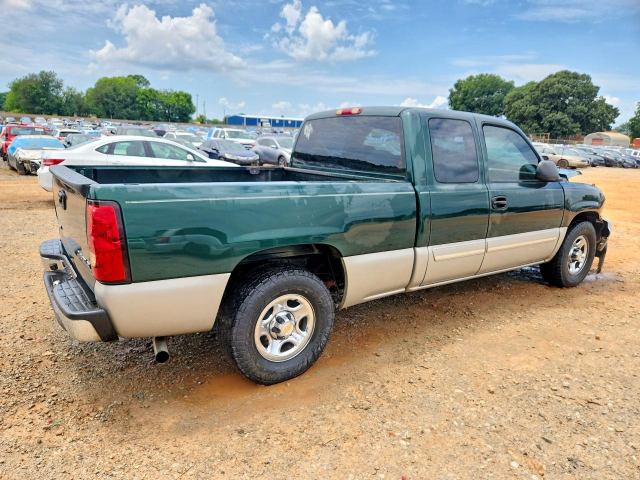 2004 Chevrolet Silverado C1500 Green vin: 2GCEC19VX41345273