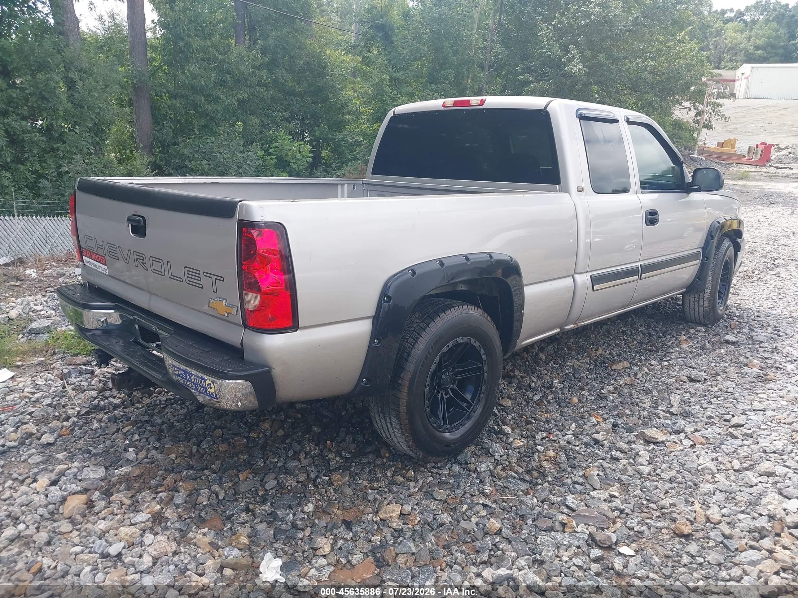 2005 Chevrolet Silverado 1500   Silver vin: 2GCEC19VX51234188