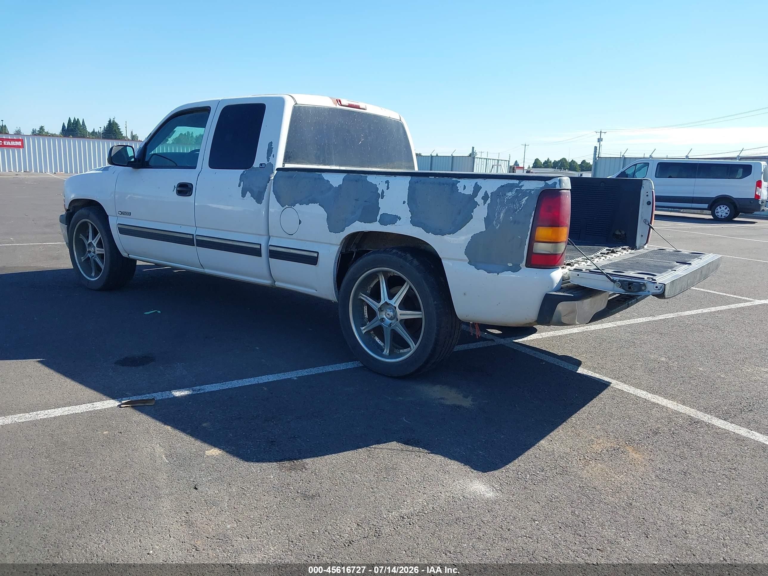 1999 Chevrolet Silverado 1500 Ls Белый vin: 2GCEC19VXX1260356