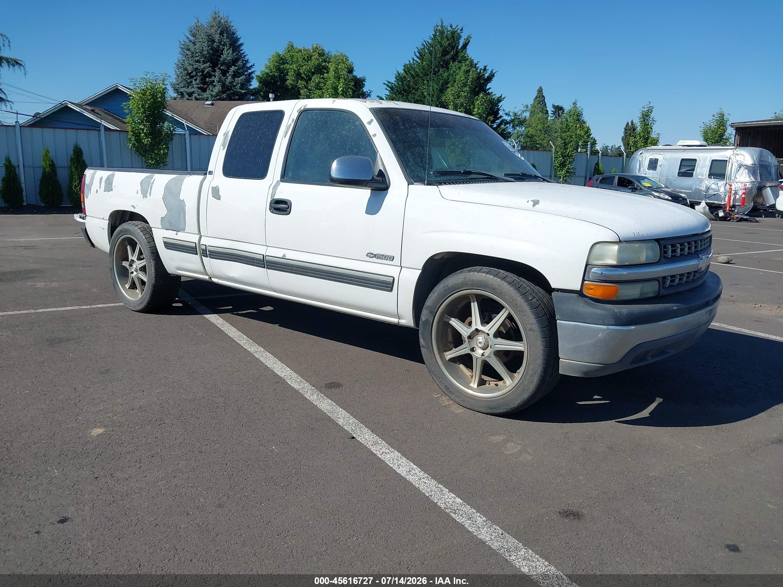 1999 Chevrolet Silverado 1500 Ls Белый vin: 2GCEC19VXX1260356
