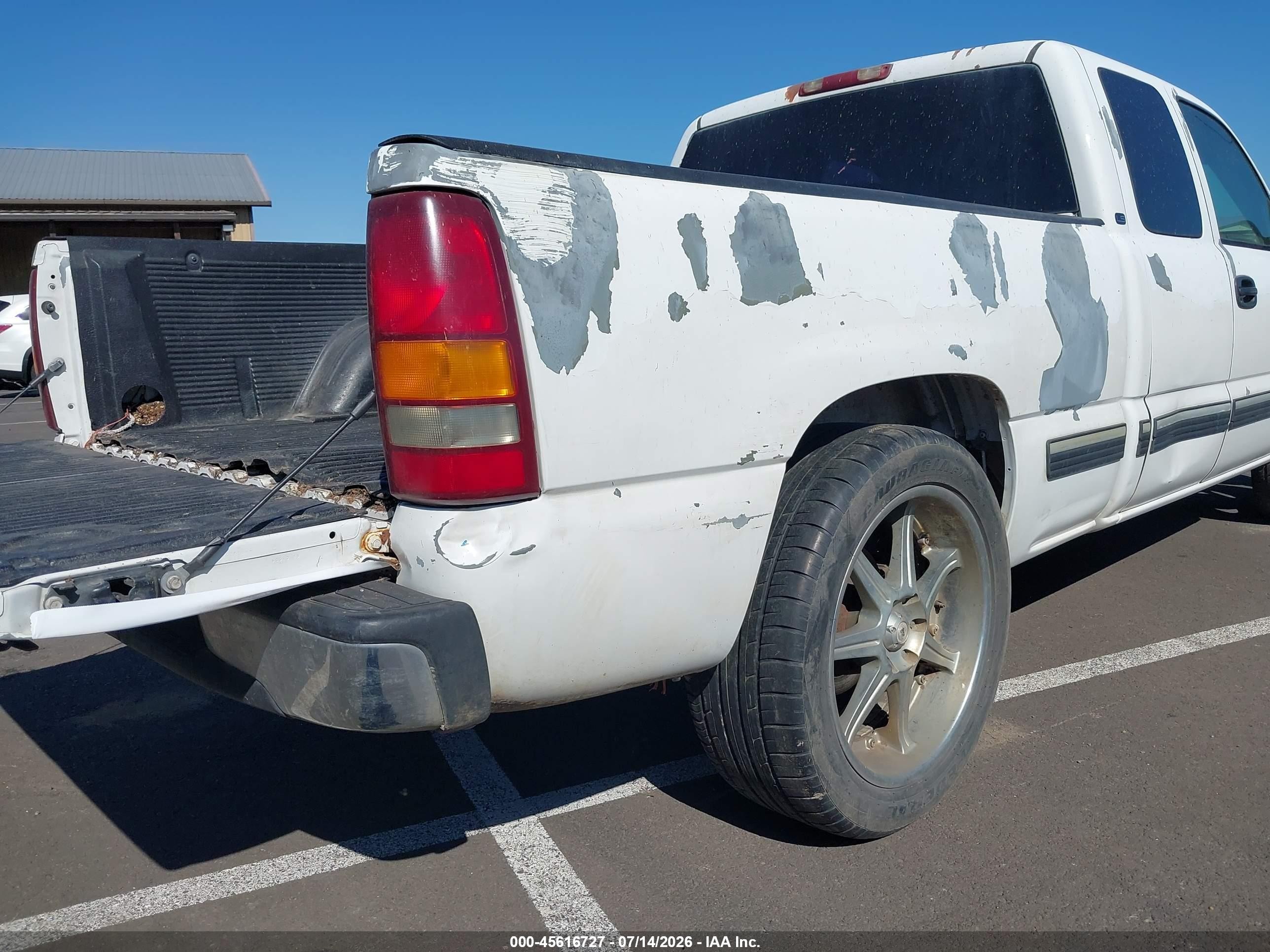 1999 Chevrolet Silverado 1500 Ls Белый vin: 2GCEC19VXX1260356