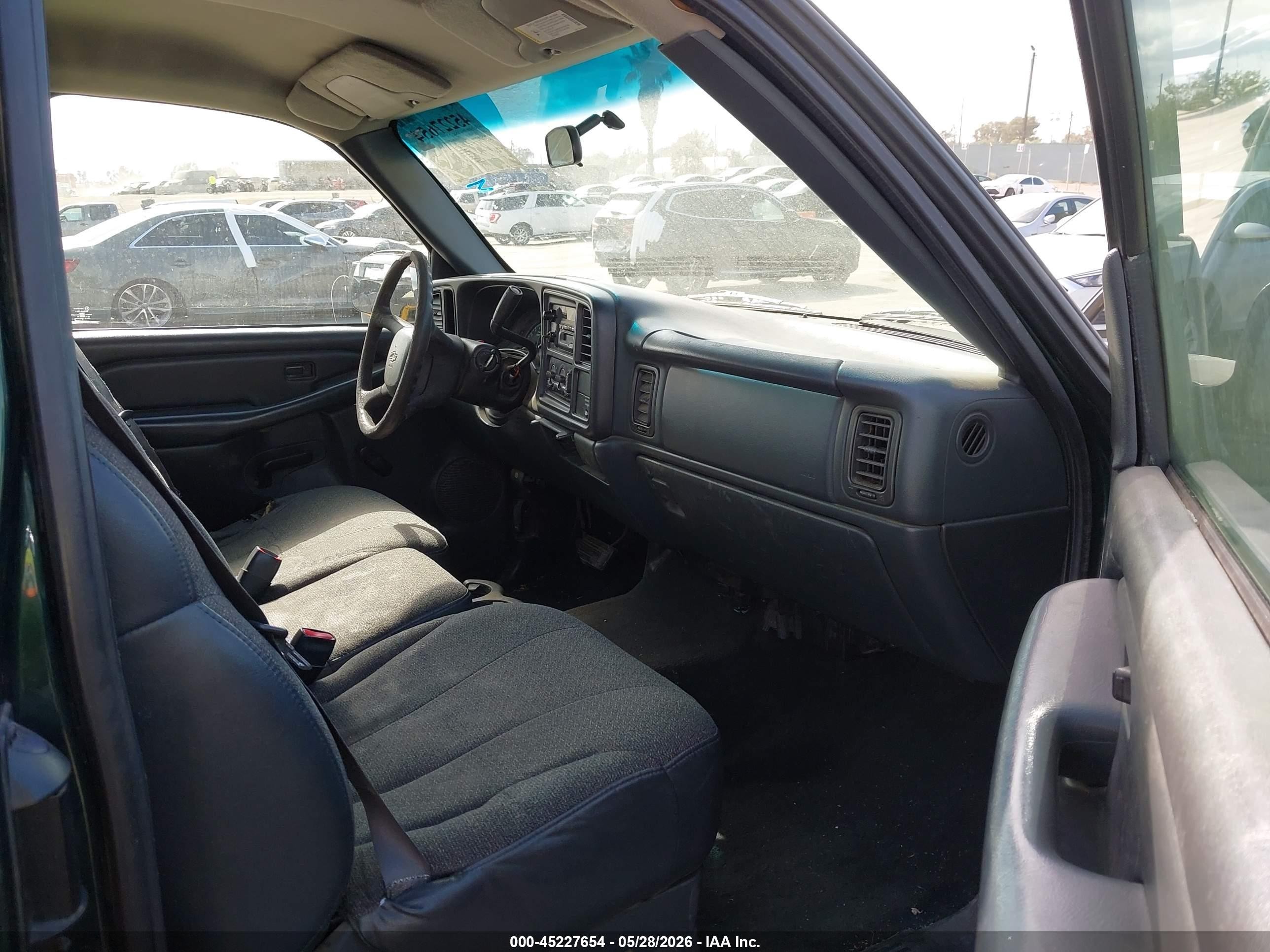 2001 Chevrolet Silverado 1500   Green vin: 2GCEC19W011128061