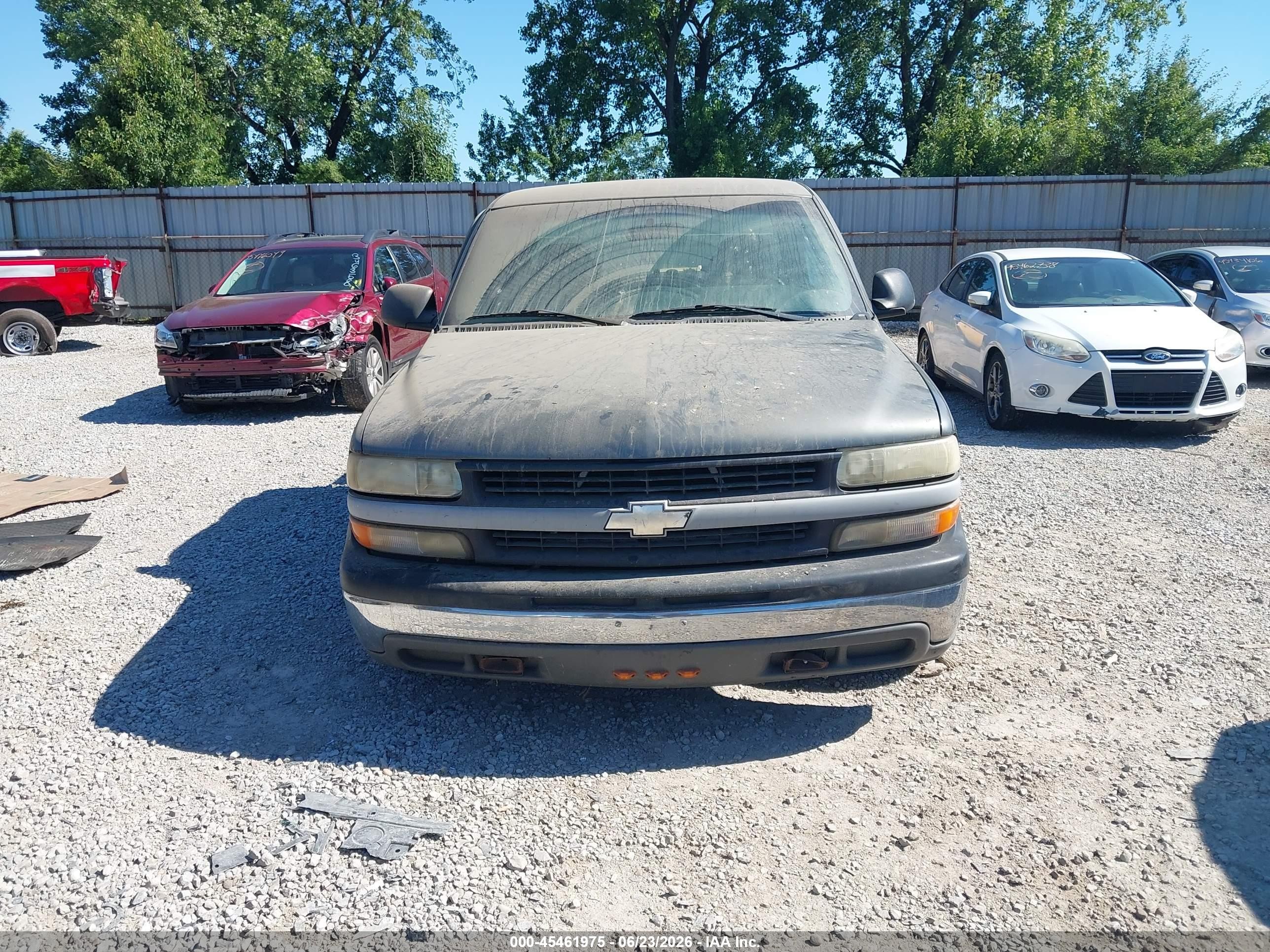 2001 Chevrolet Silverado 1500   Gray vin: 2GCEC19W011234249