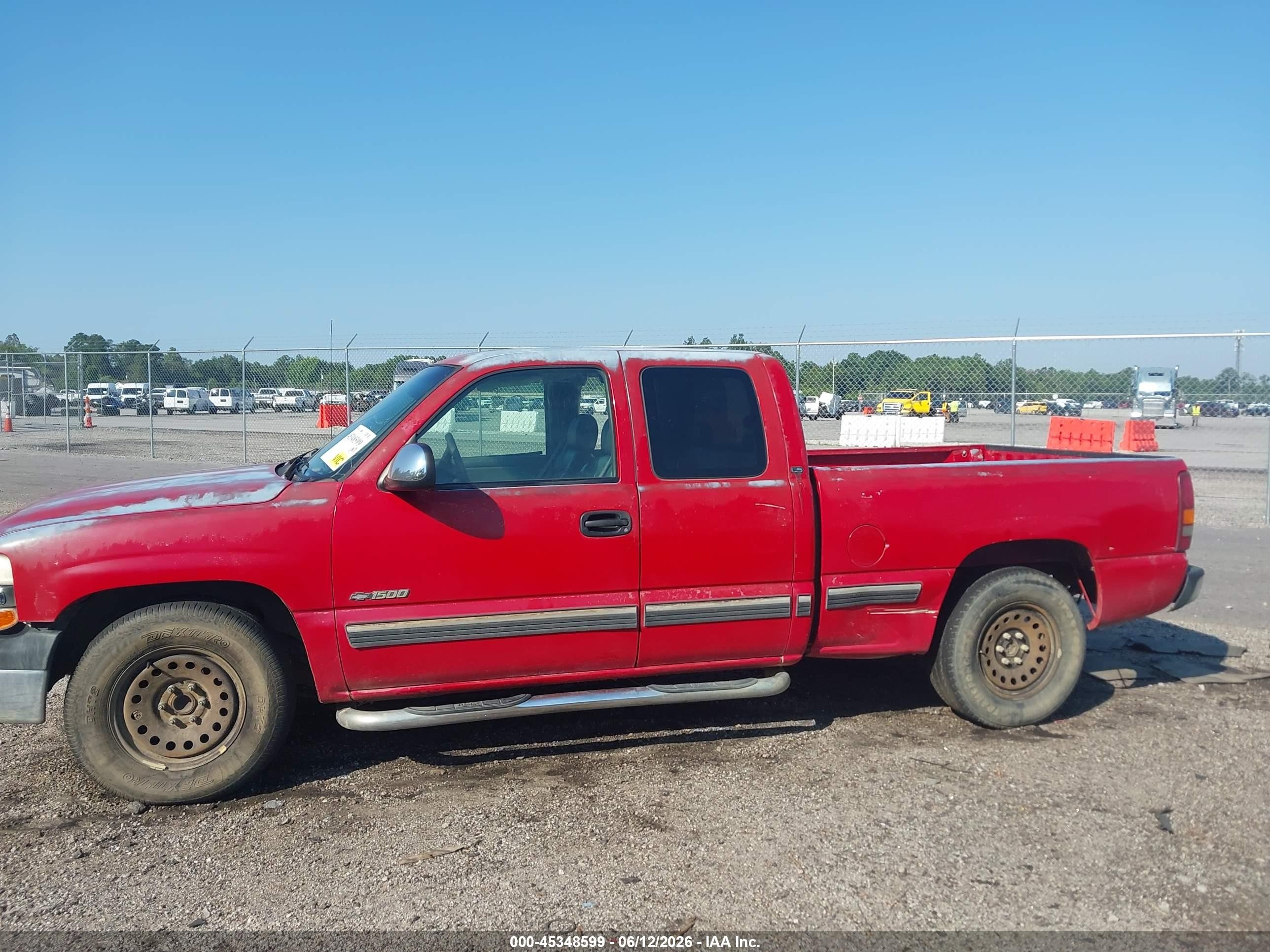2001 Chevrolet Silverado 1500 Ls Red vin: 2GCEC19W111175020