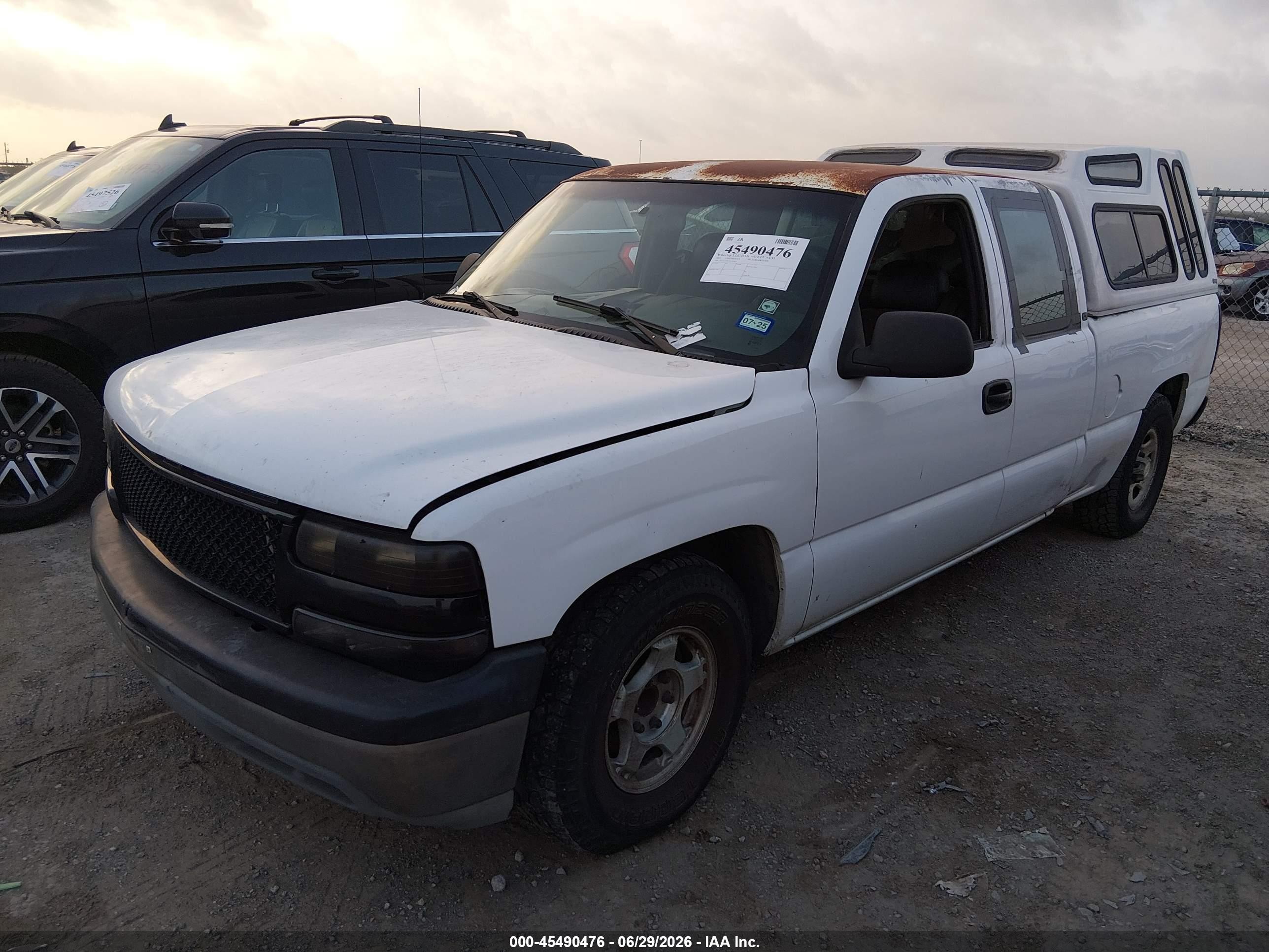 2001 Chevrolet Silverado 1500   White vin: 2GCEC19W111203821