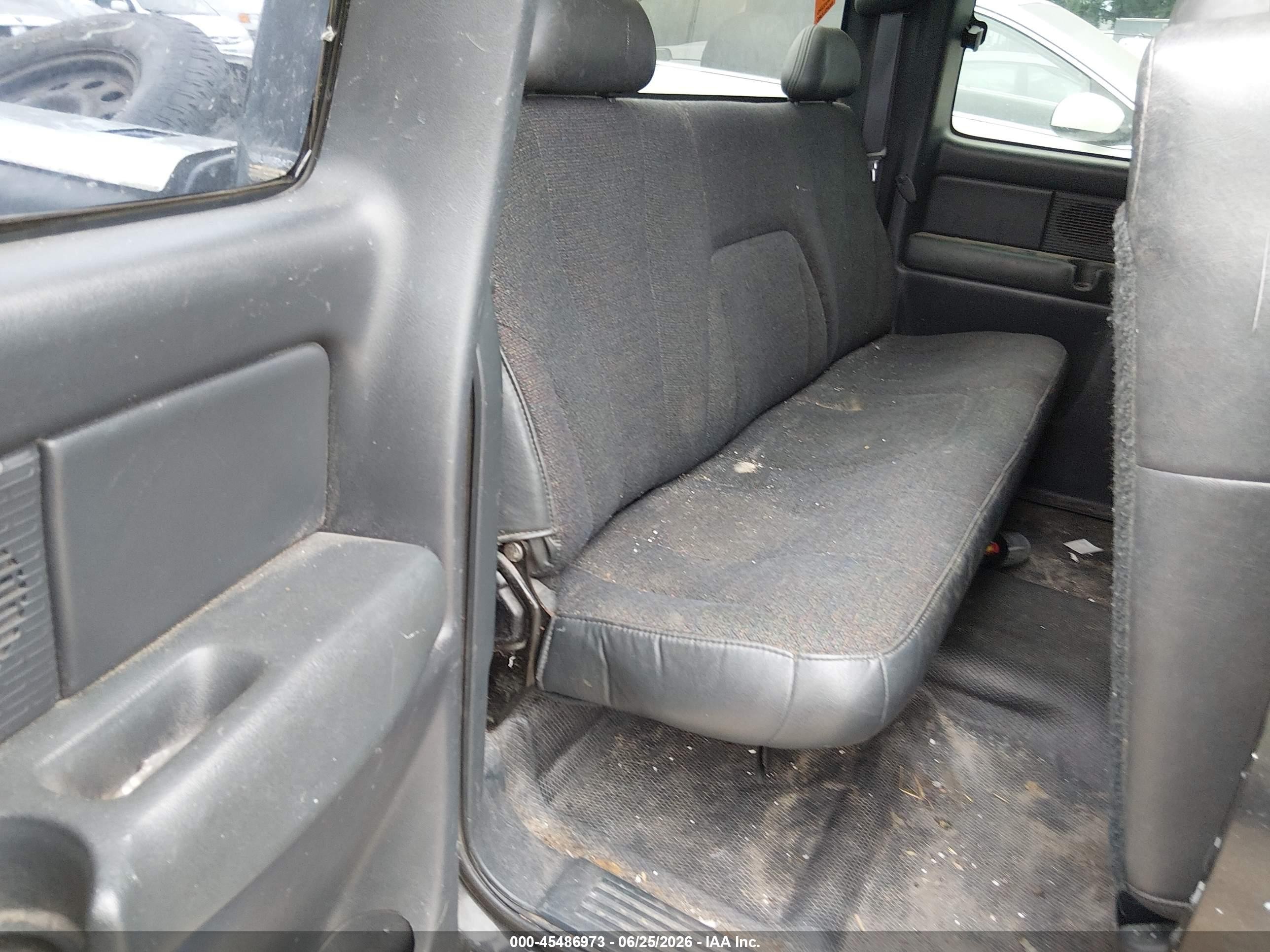 1999 Chevrolet Silverado 1500   Blue vin: 2GCEC19W1X1252803