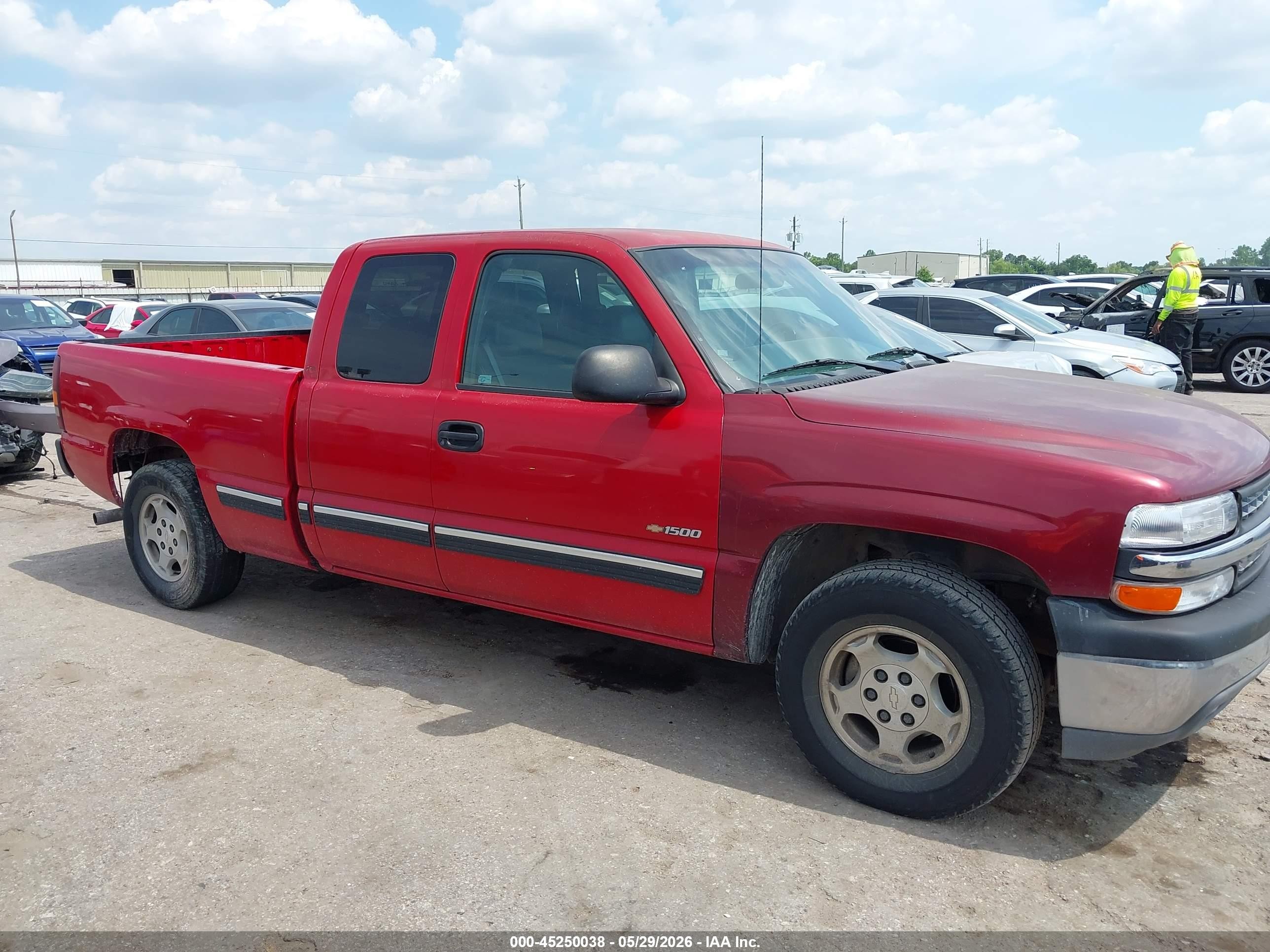 2002 Chevrolet Silverado 1500   Red vin: 2GCEC19W221239762