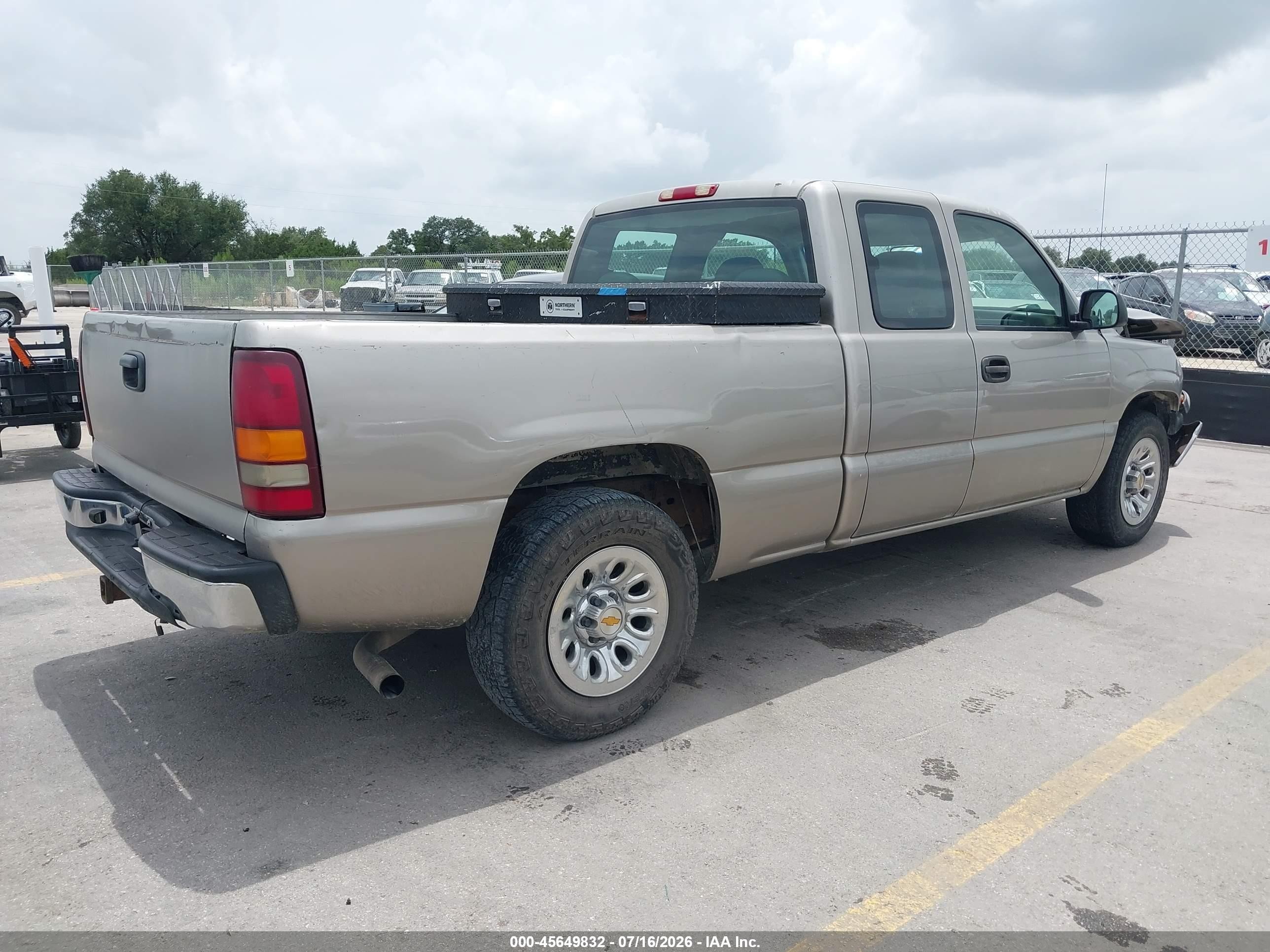 2002 Chevrolet Silverado 1500   Brown vin: 2GCEC19W321327848