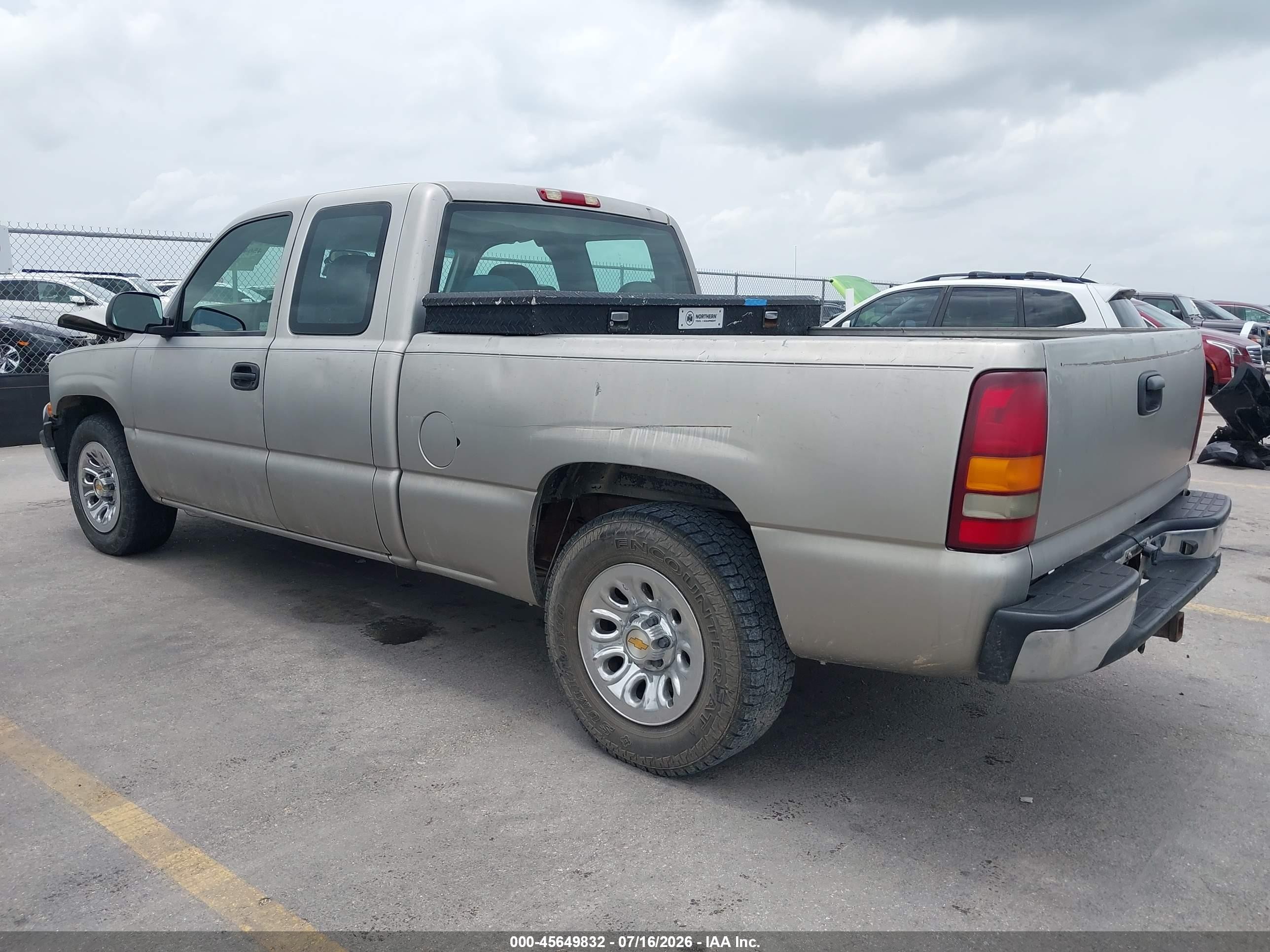2002 Chevrolet Silverado 1500   Brown vin: 2GCEC19W321327848