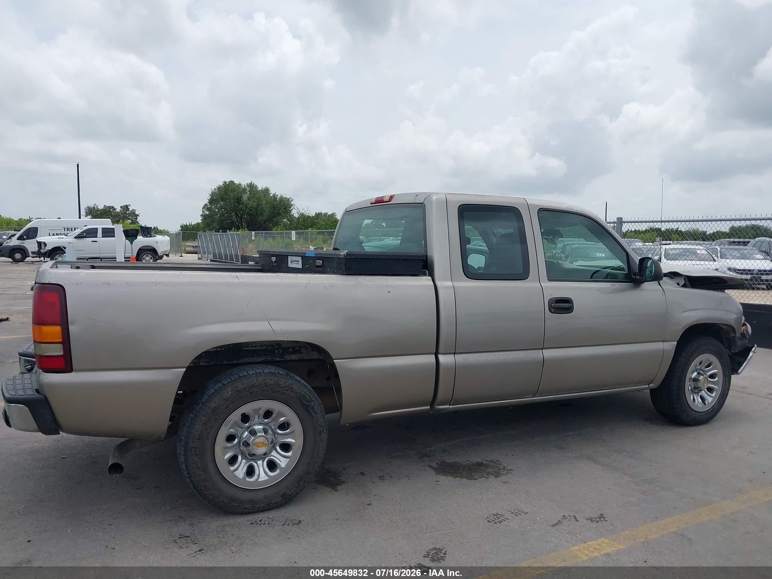 2002 Chevrolet Silverado 1500   Brown vin: 2GCEC19W321327848