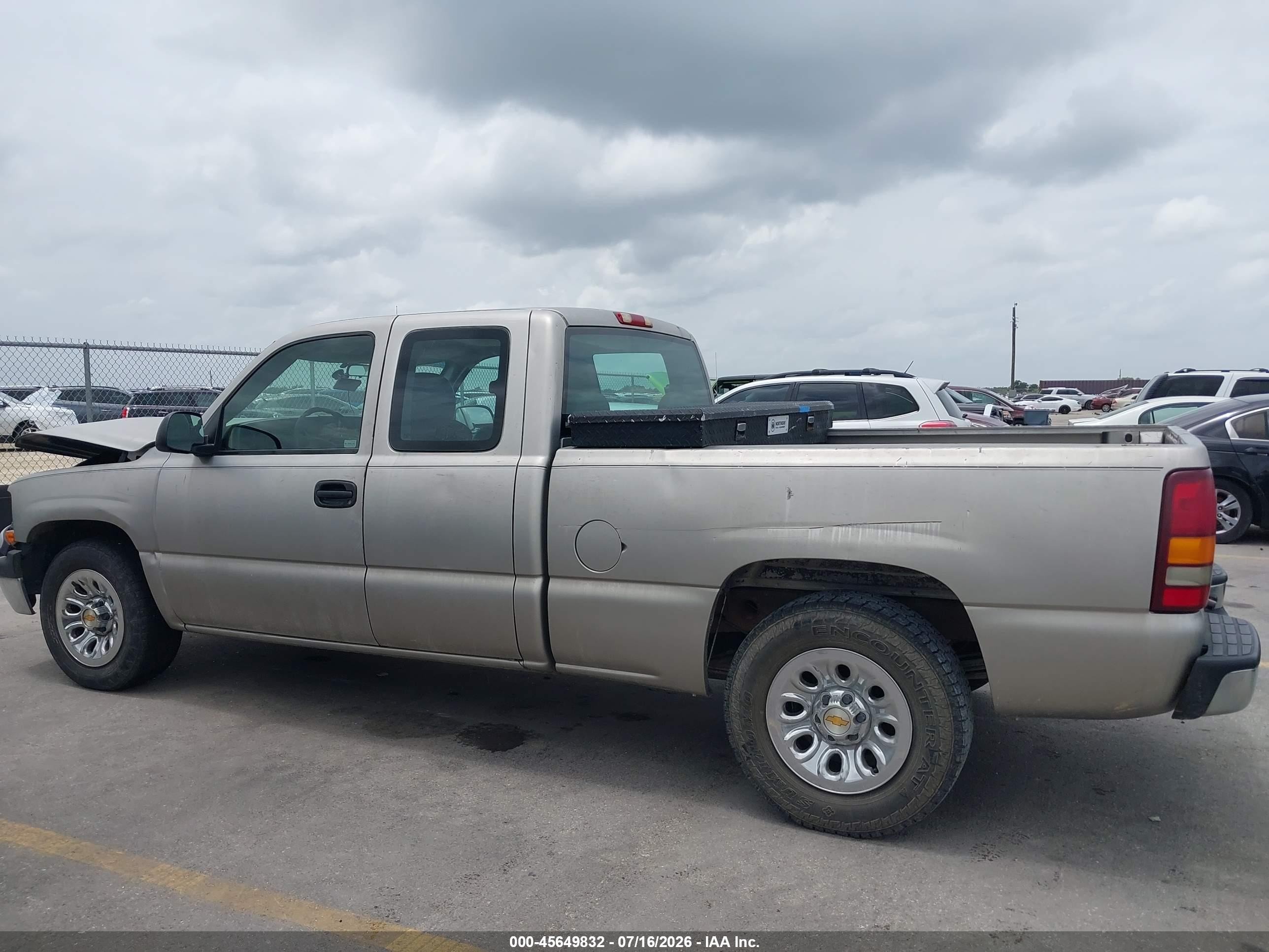 2002 Chevrolet Silverado 1500   Brown vin: 2GCEC19W321327848