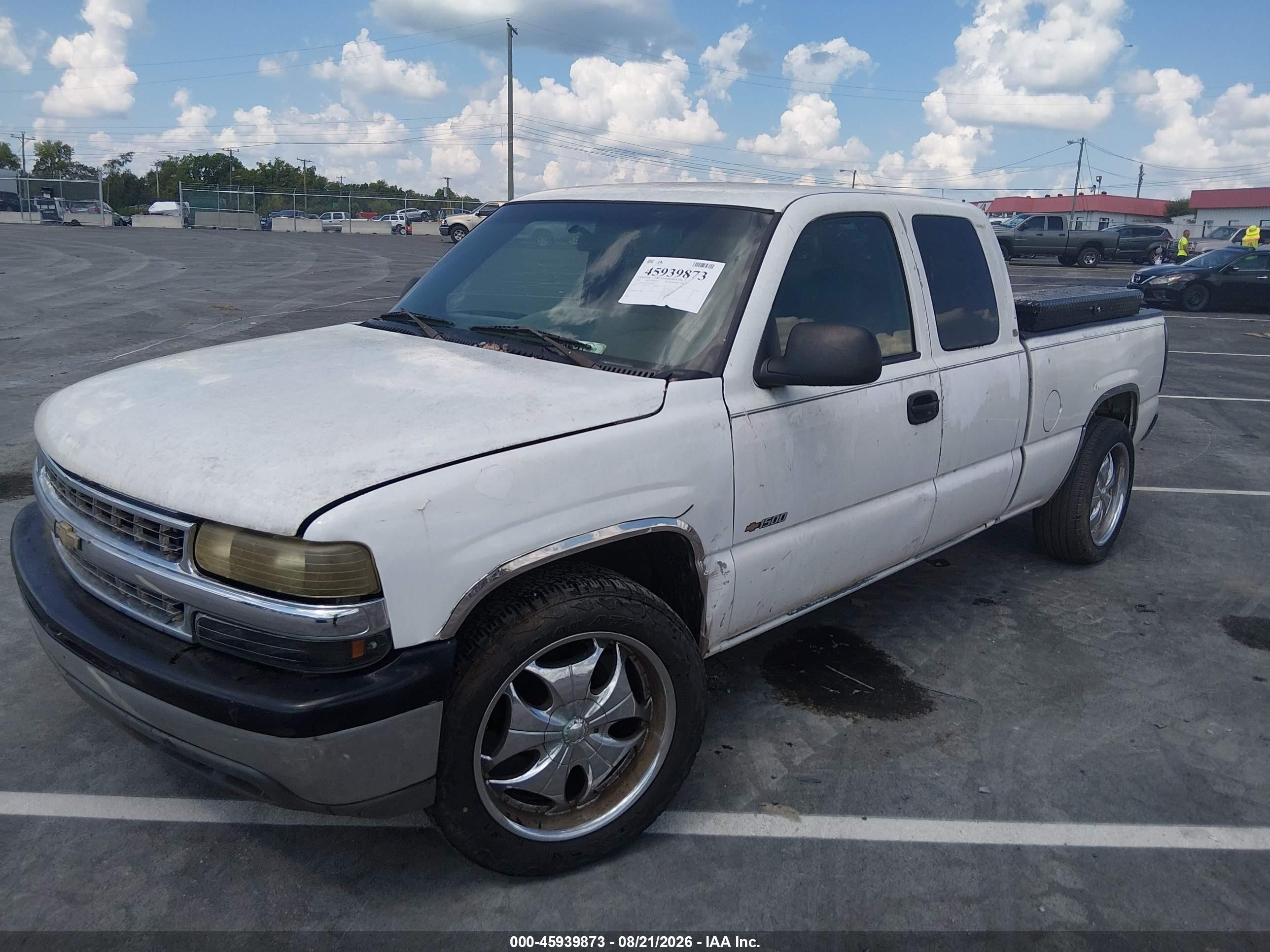 2002 Chevrolet Silverado 1500   White vin: 2GCEC19W321393087