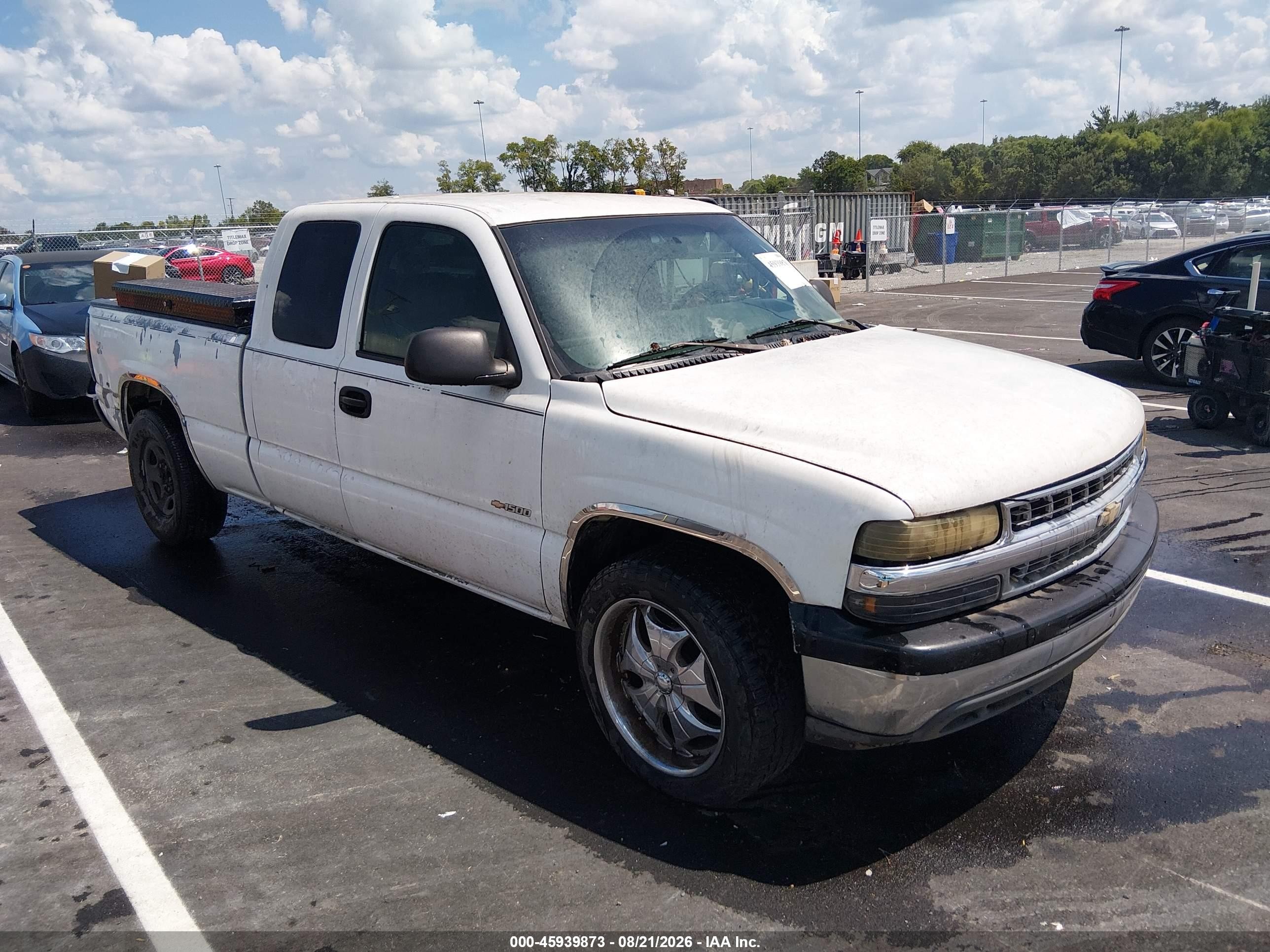 2002 Chevrolet Silverado 1500   White vin: 2GCEC19W321393087