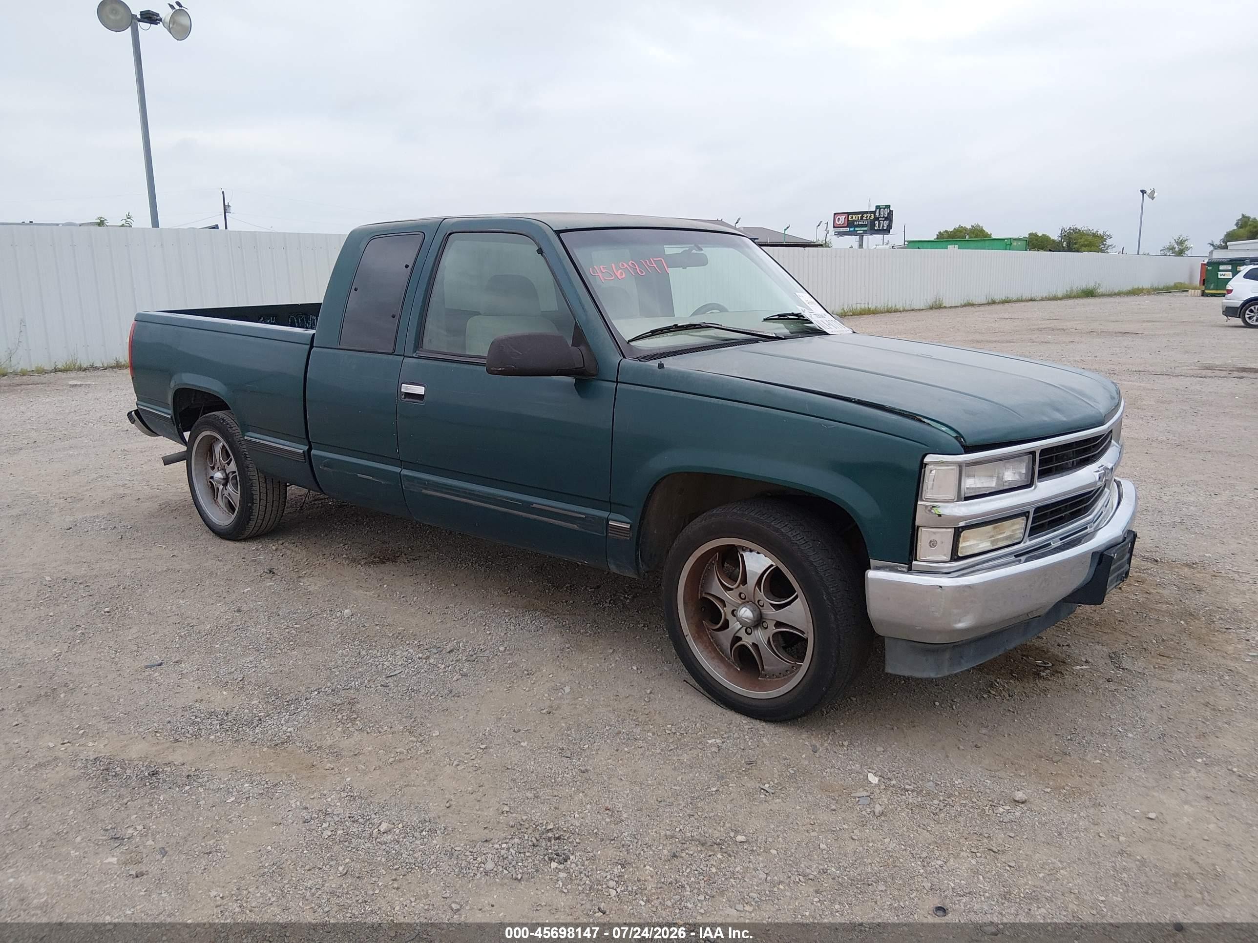 2GCEC19W3V1108828