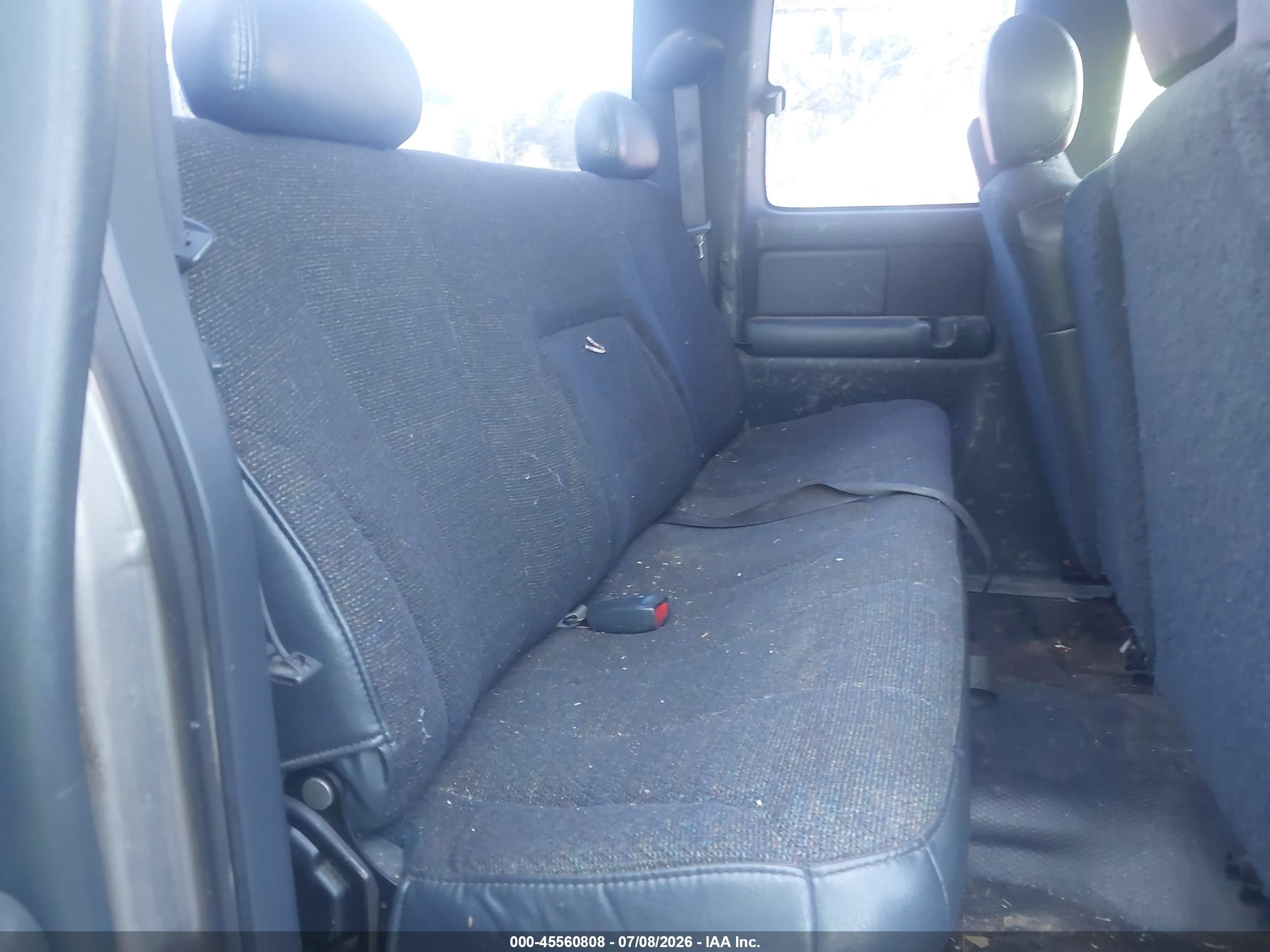 2000 Chevrolet Silverado 1500   Tan vin: 2GCEC19W4Y1167570